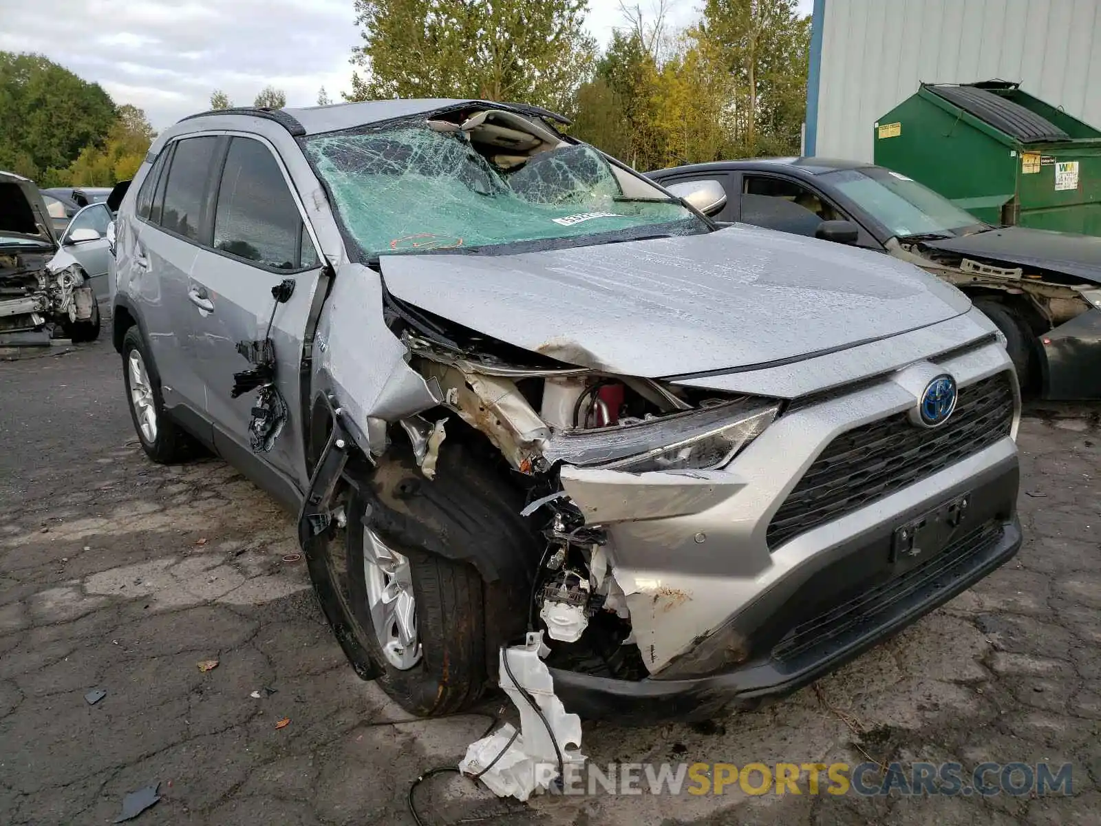 1 Photograph of a damaged car 2T3RWRFV0KW031499 TOYOTA RAV4 2019