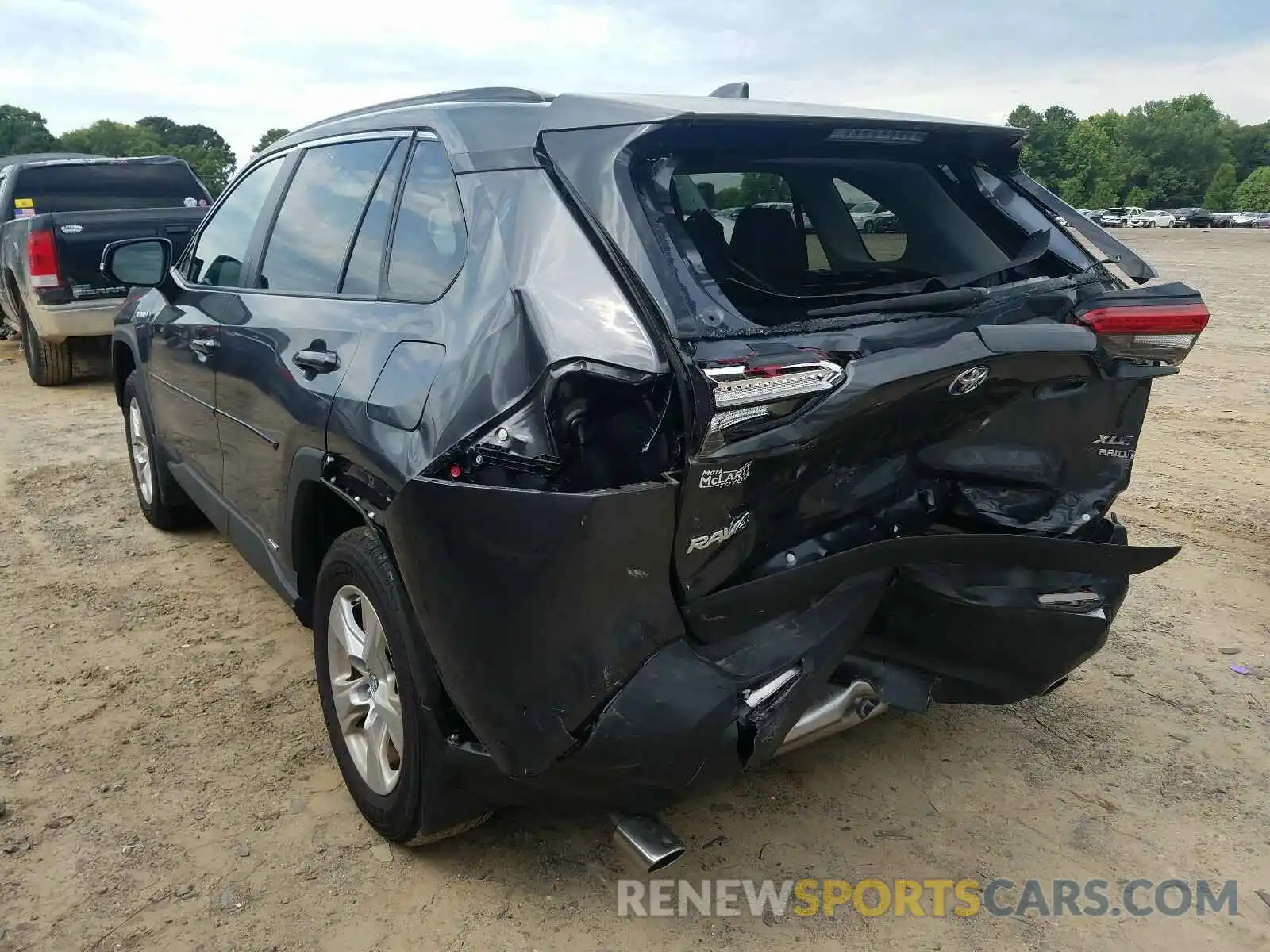 3 Photograph of a damaged car 2T3RWRFV0KW032443 TOYOTA RAV4 2019