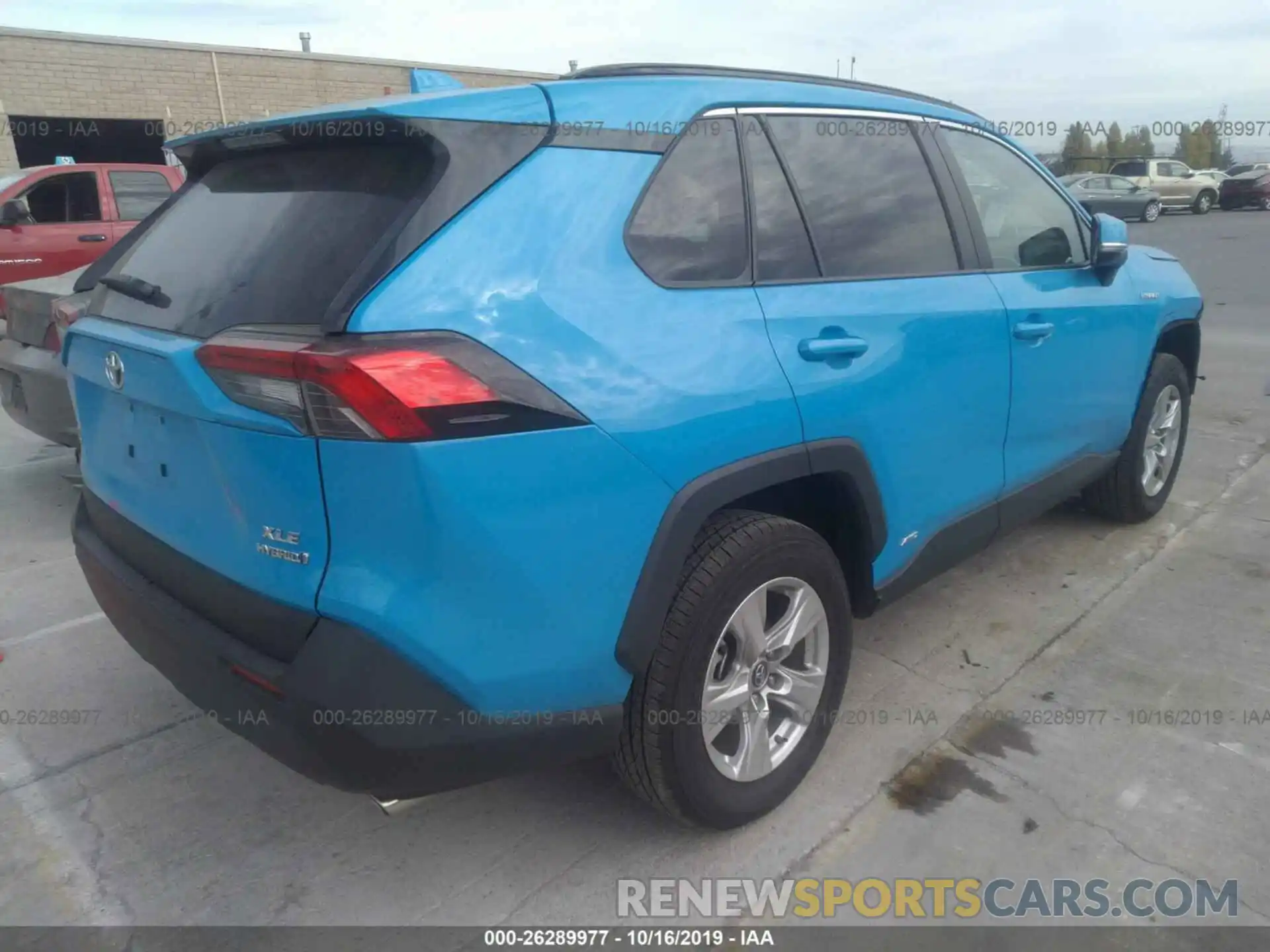 4 Photograph of a damaged car 2T3RWRFV1KW004375 TOYOTA RAV4 2019