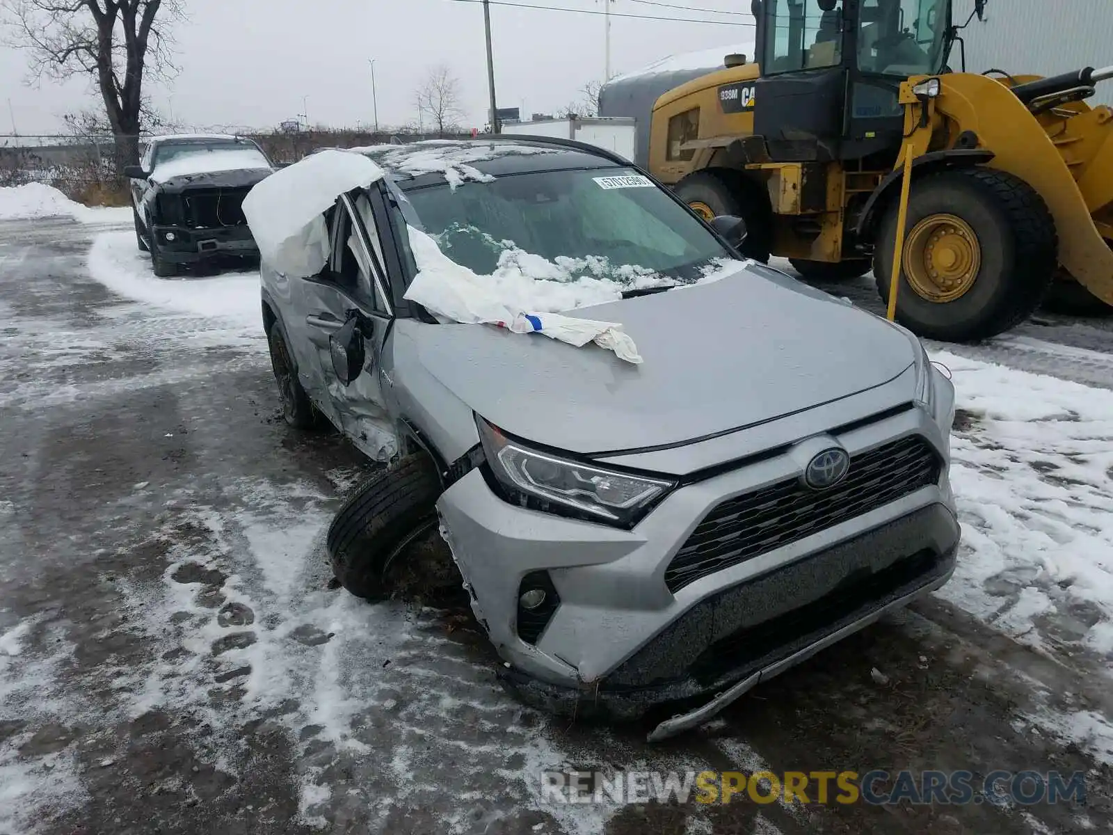 1 Photograph of a damaged car 2T3RWRFV1KW004490 TOYOTA RAV4 2019