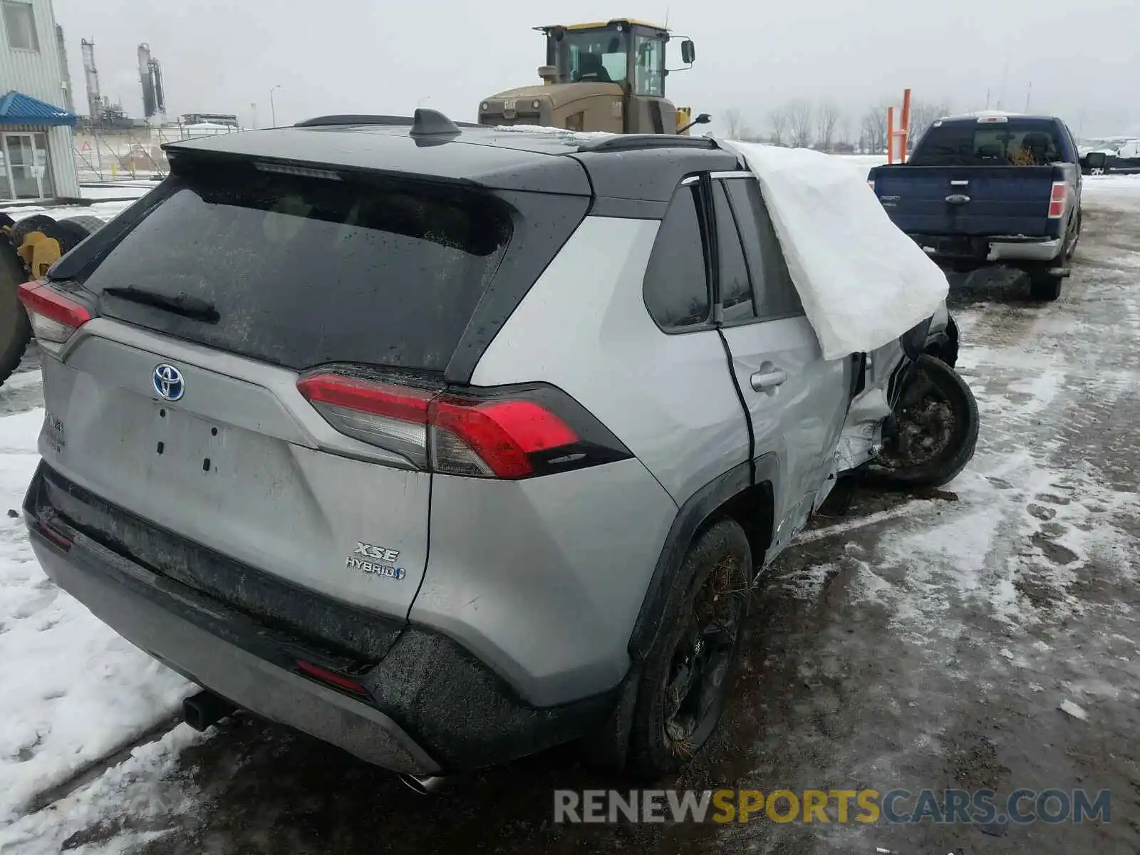 4 Photograph of a damaged car 2T3RWRFV1KW004490 TOYOTA RAV4 2019