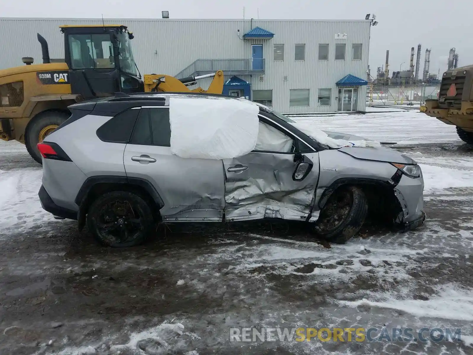 9 Photograph of a damaged car 2T3RWRFV1KW004490 TOYOTA RAV4 2019