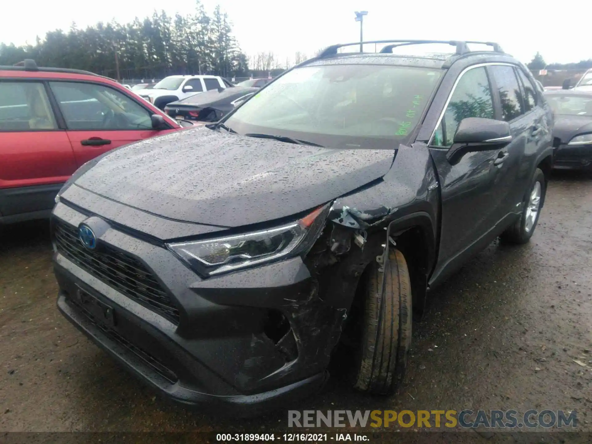 2 Photograph of a damaged car 2T3RWRFV1KW008104 TOYOTA RAV4 2019