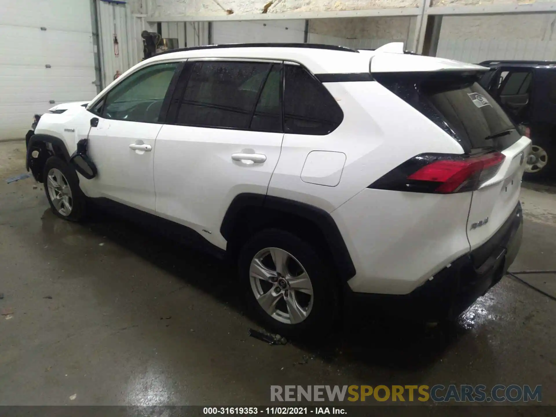 3 Photograph of a damaged car 2T3RWRFV1KW008250 TOYOTA RAV4 2019