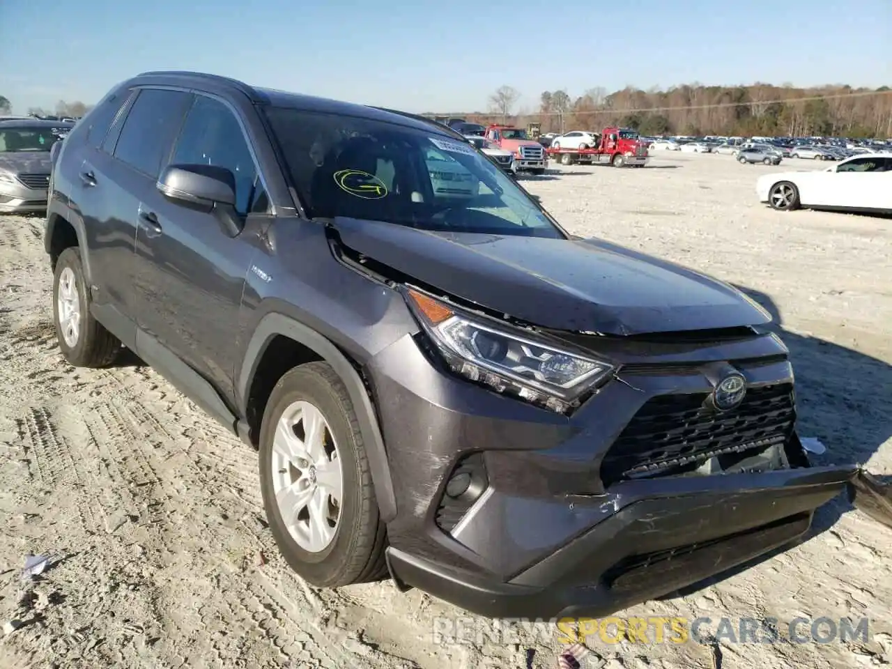 1 Photograph of a damaged car 2T3RWRFV1KW010547 TOYOTA RAV4 2019