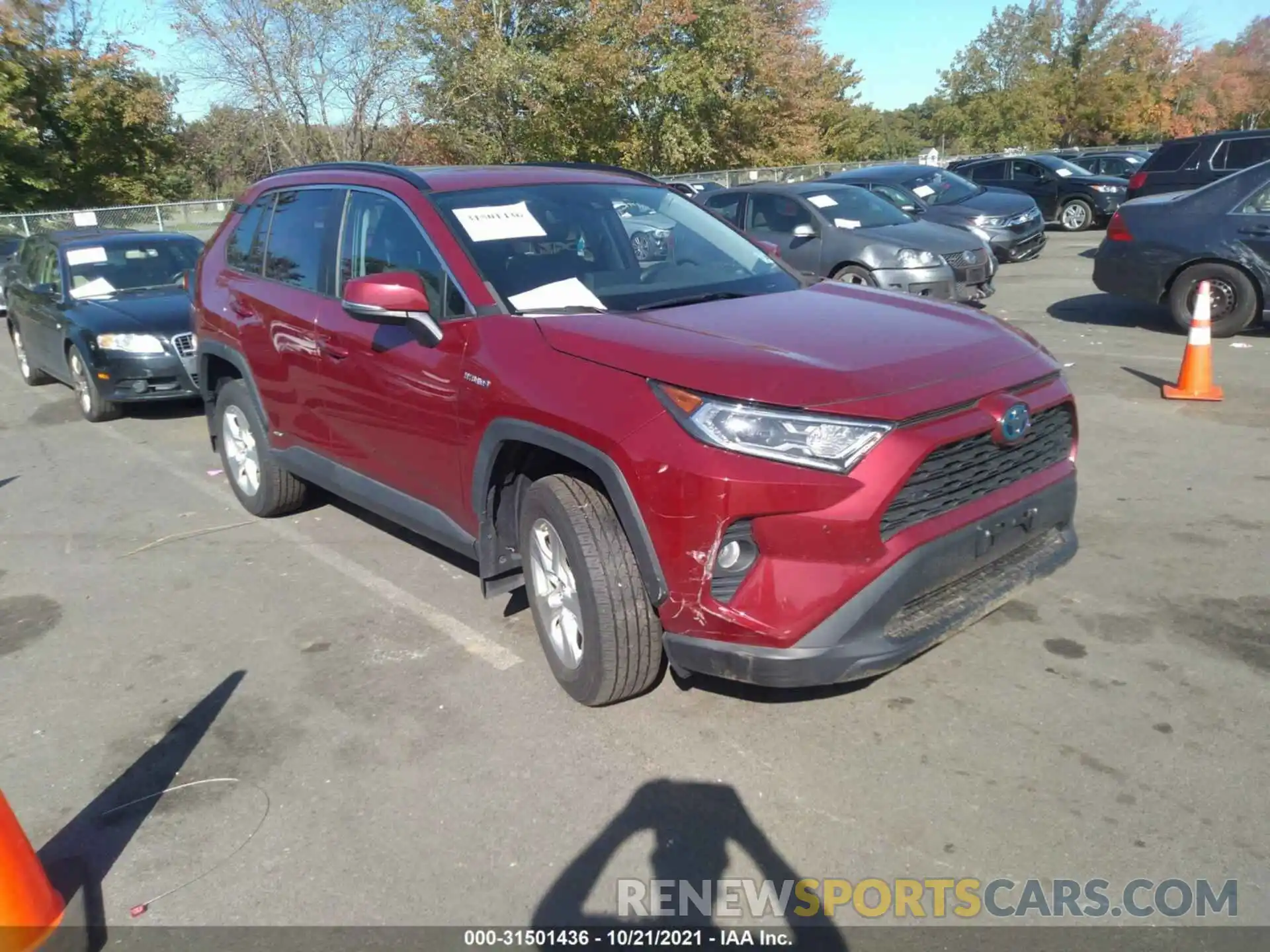 1 Photograph of a damaged car 2T3RWRFV1KW015974 TOYOTA RAV4 2019