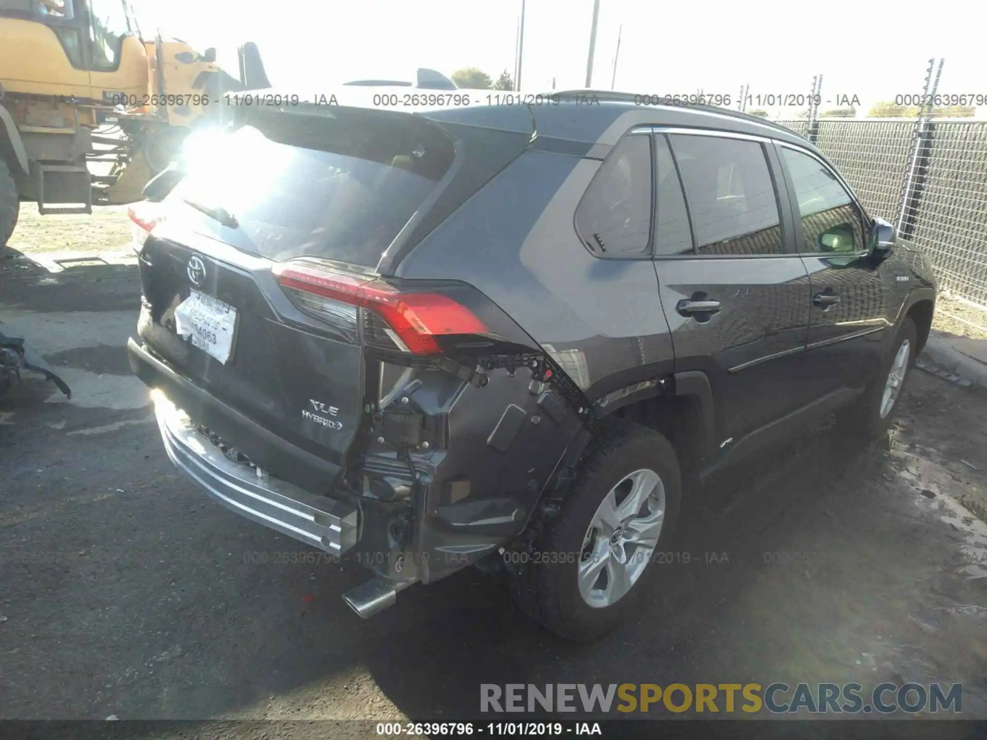 4 Photograph of a damaged car 2T3RWRFV1KW028465 TOYOTA RAV4 2019