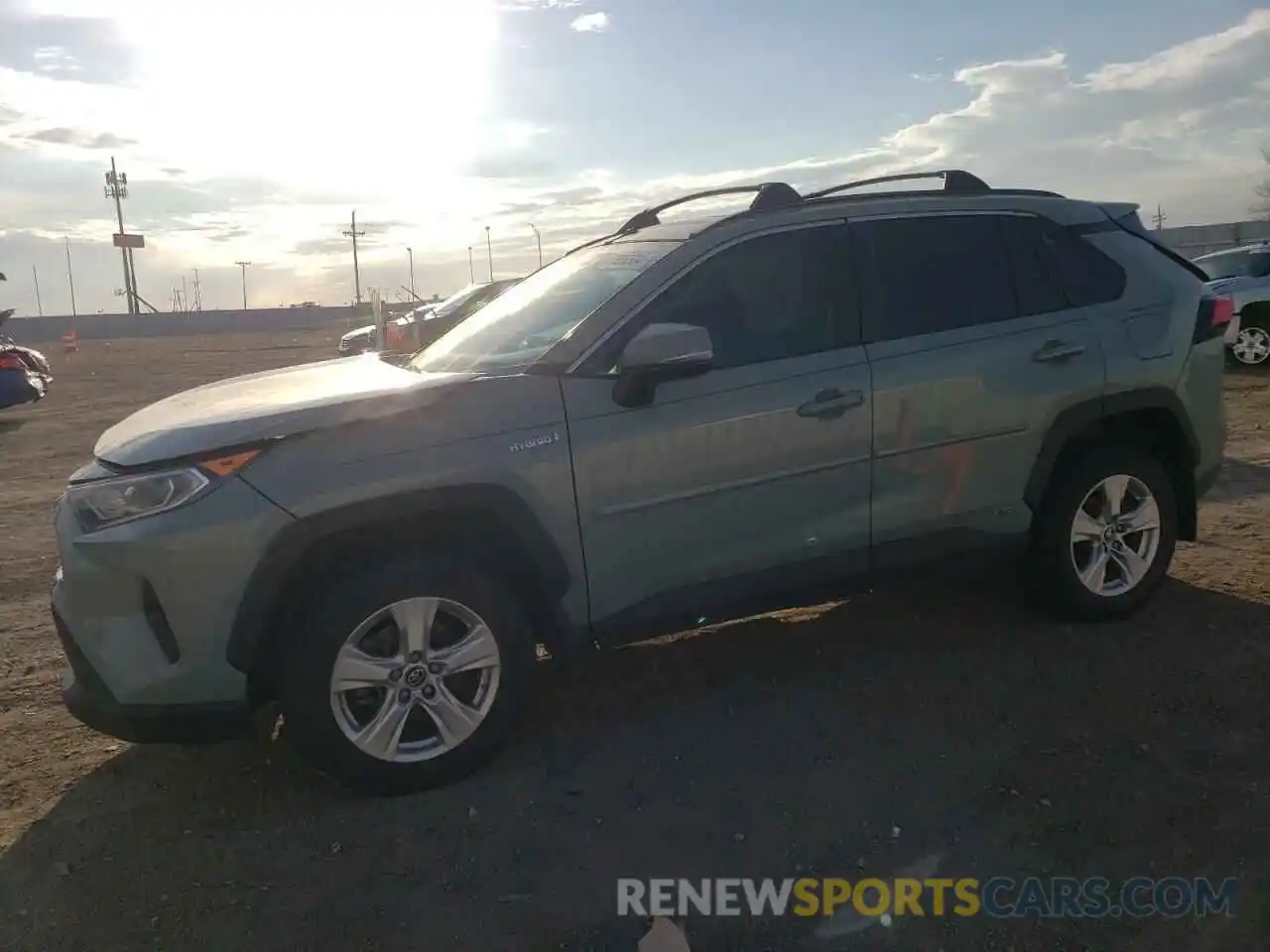 1 Photograph of a damaged car 2T3RWRFV1KW033472 TOYOTA RAV4 2019