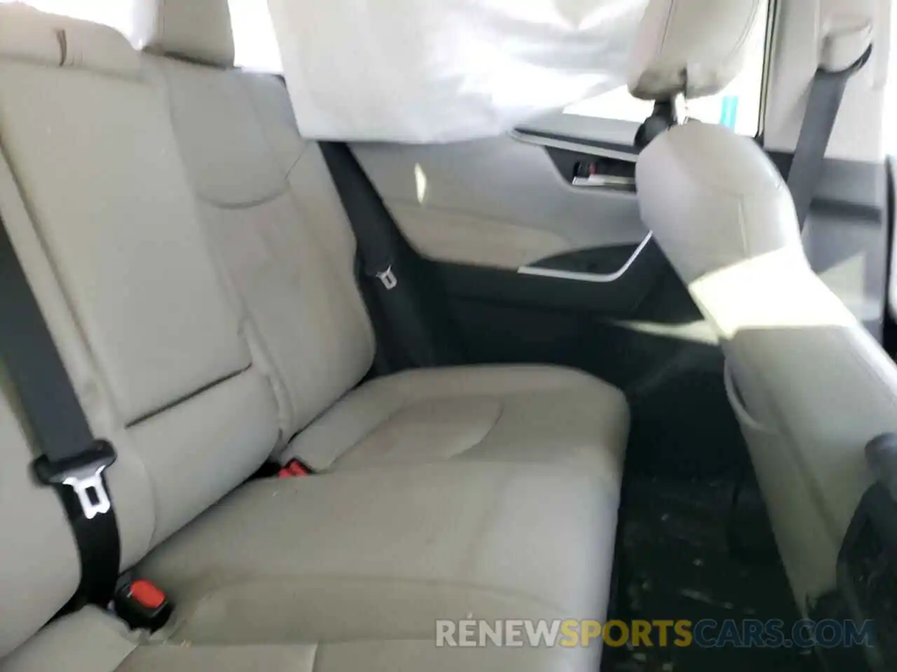 11 Photograph of a damaged car 2T3RWRFV1KW033472 TOYOTA RAV4 2019