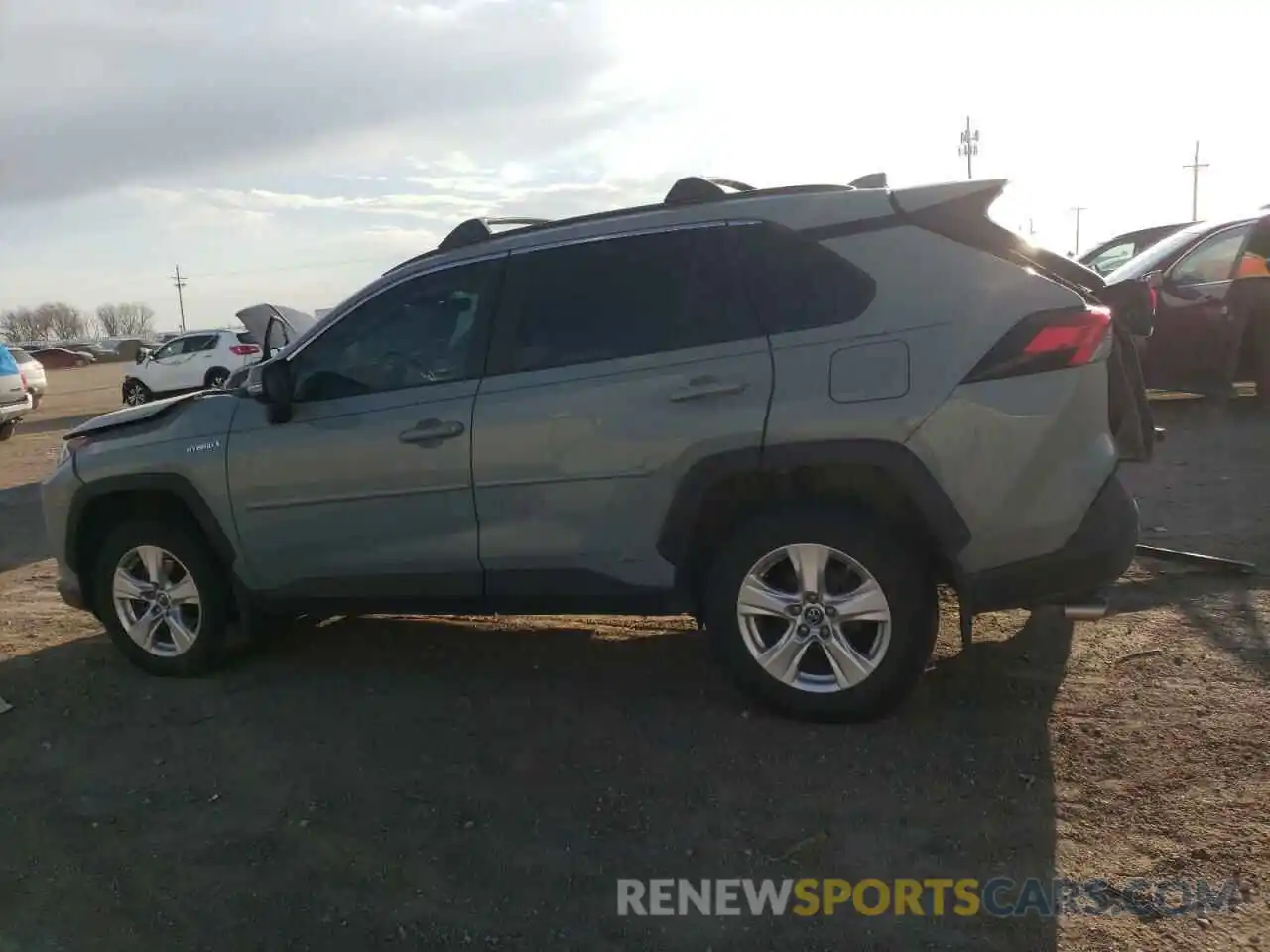 2 Photograph of a damaged car 2T3RWRFV1KW033472 TOYOTA RAV4 2019