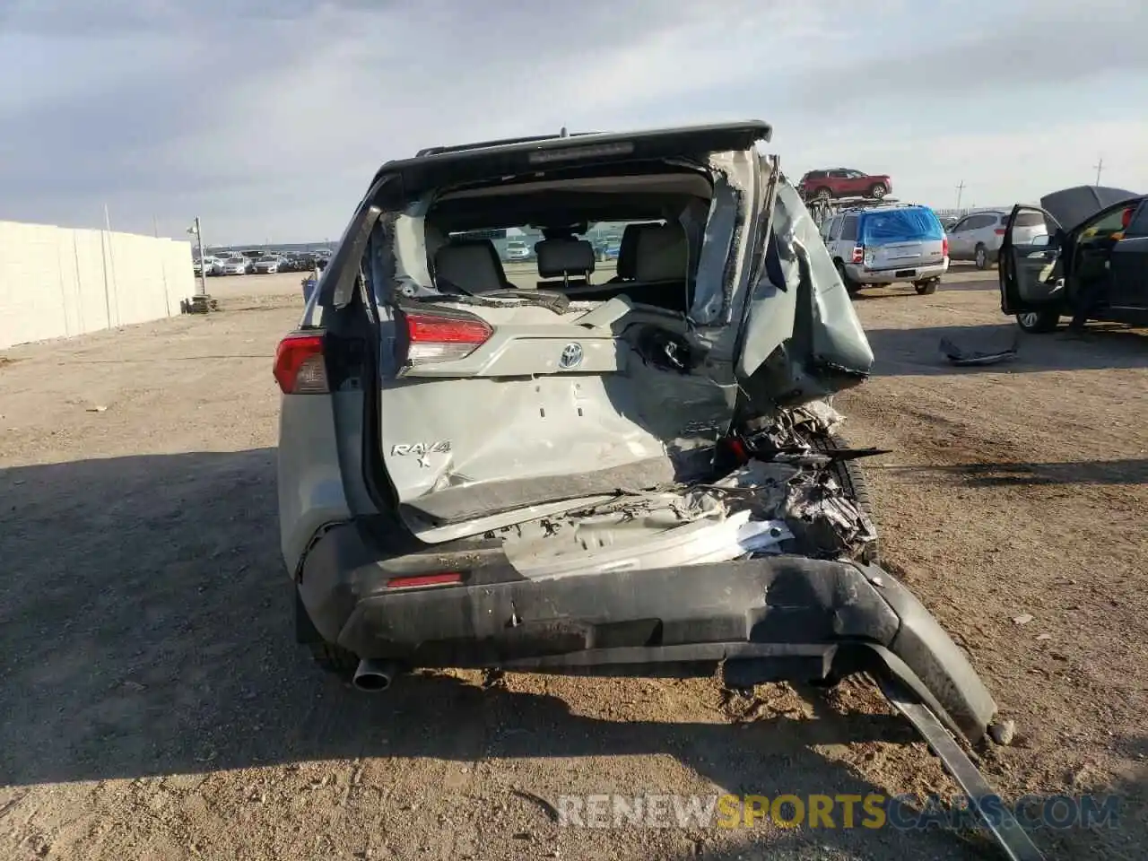 6 Photograph of a damaged car 2T3RWRFV1KW033472 TOYOTA RAV4 2019