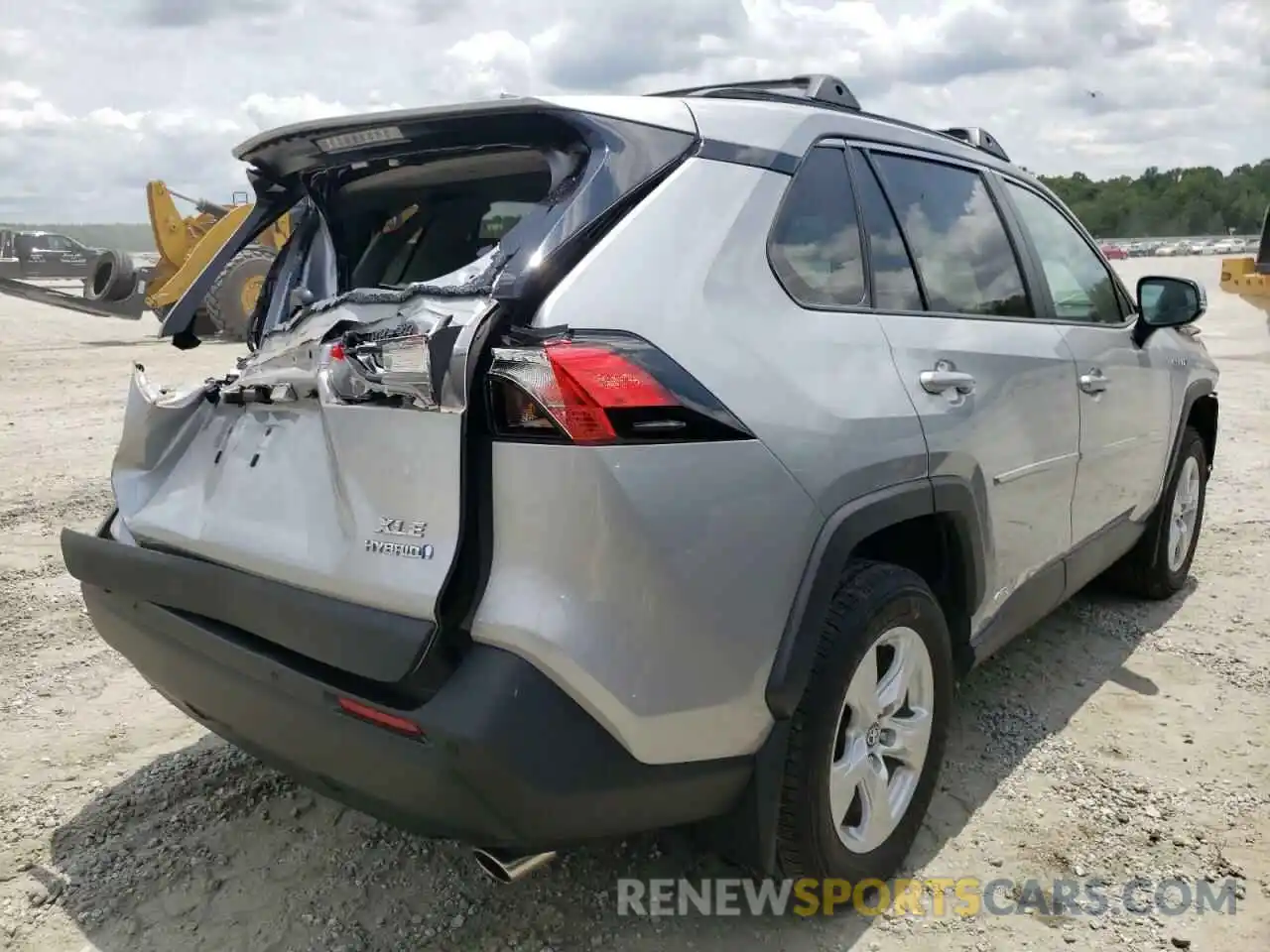 4 Photograph of a damaged car 2T3RWRFV1KW034637 TOYOTA RAV4 2019