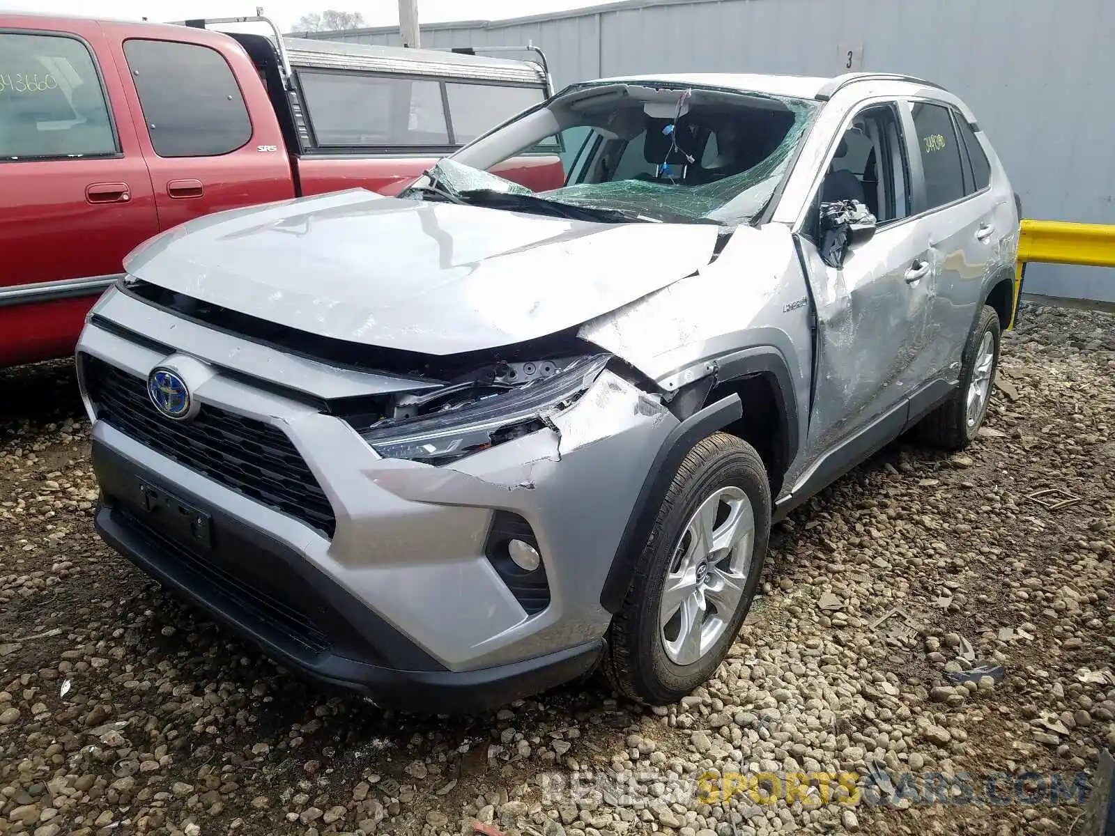 2 Photograph of a damaged car 2T3RWRFV2KW012954 TOYOTA RAV4 2019