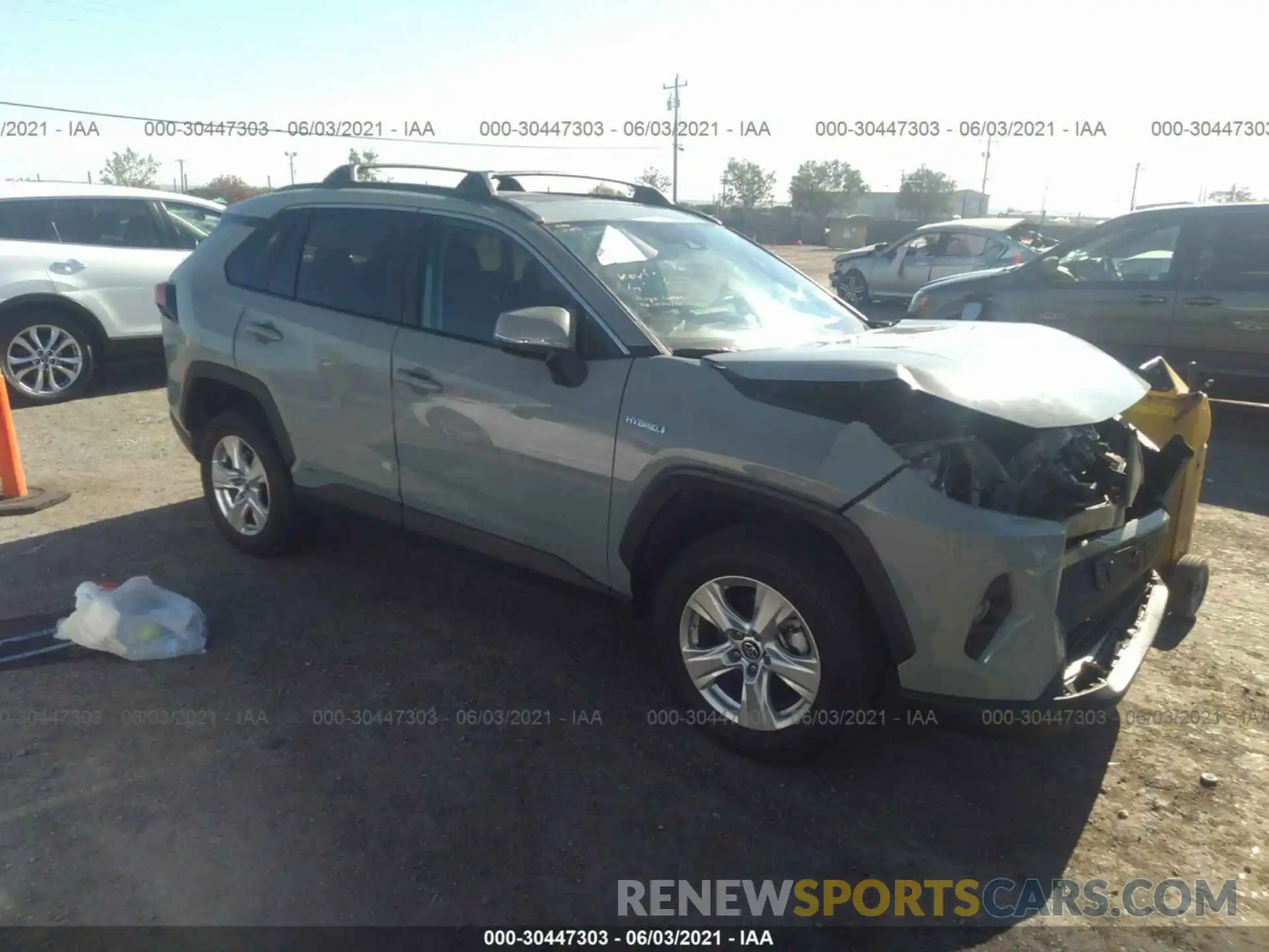 1 Photograph of a damaged car 2T3RWRFV2KW013067 TOYOTA RAV4 2019