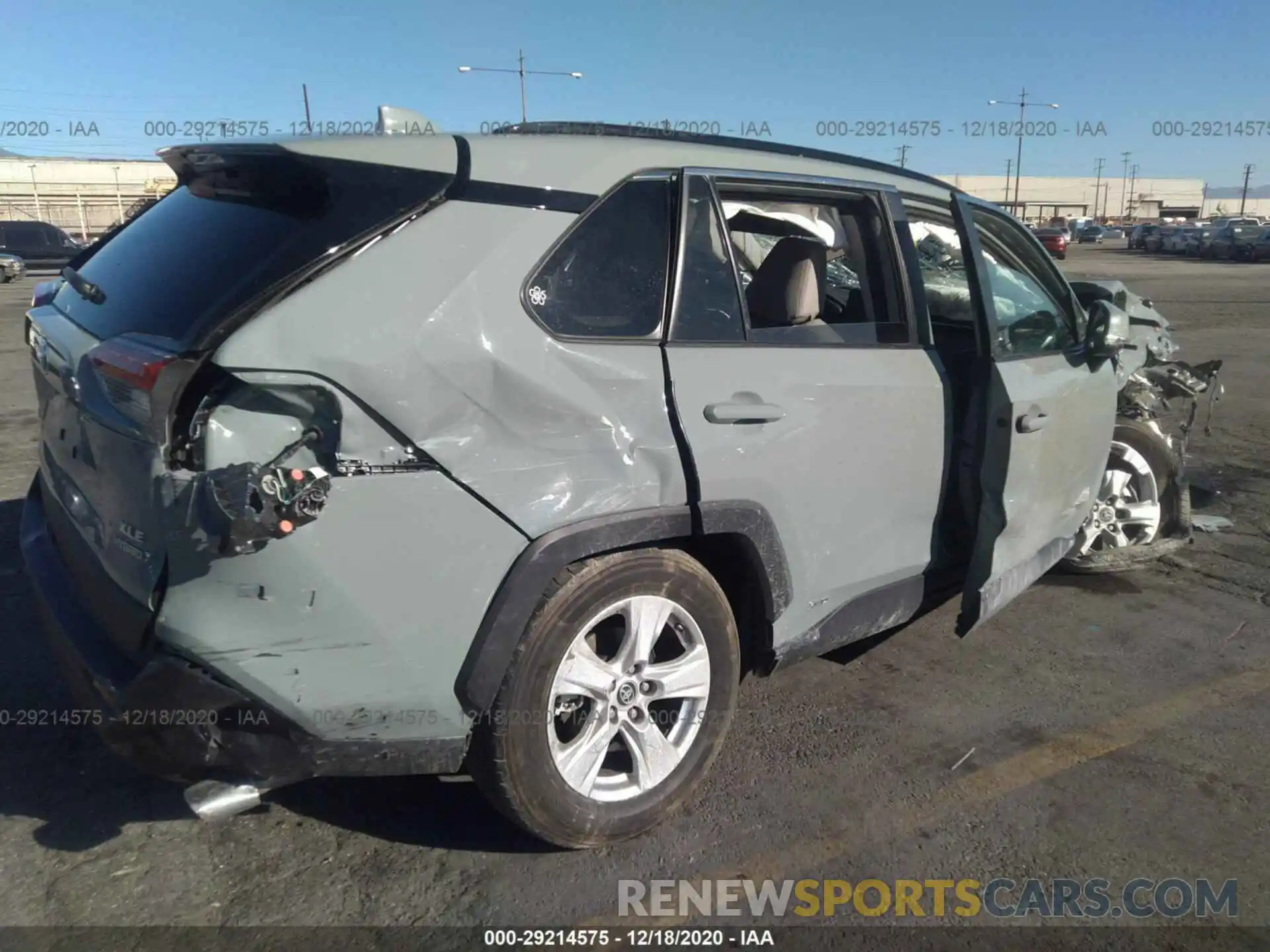 4 Photograph of a damaged car 2T3RWRFV2KW013599 TOYOTA RAV4 2019