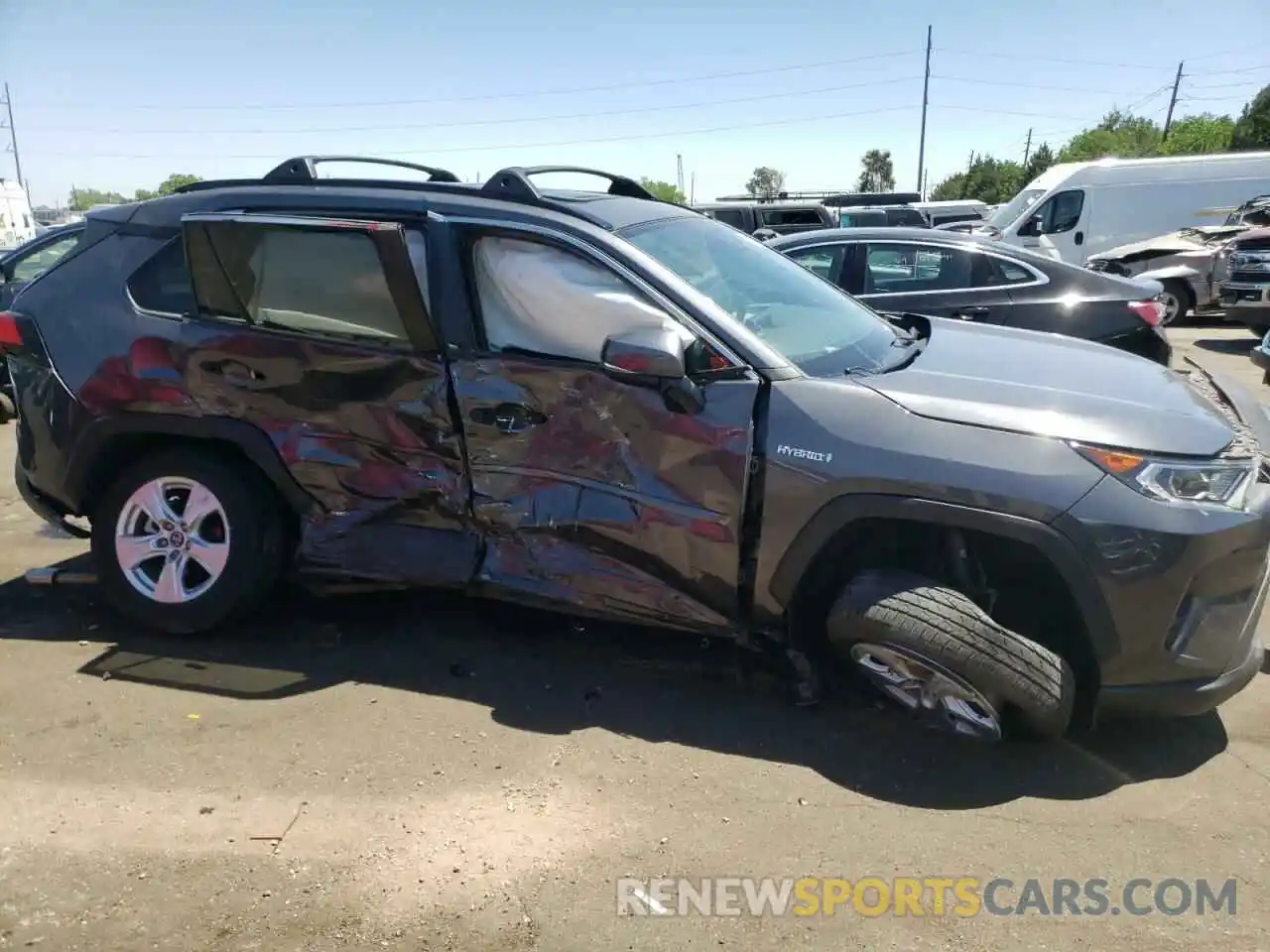 9 Photograph of a damaged car 2T3RWRFV2KW013702 TOYOTA RAV4 2019