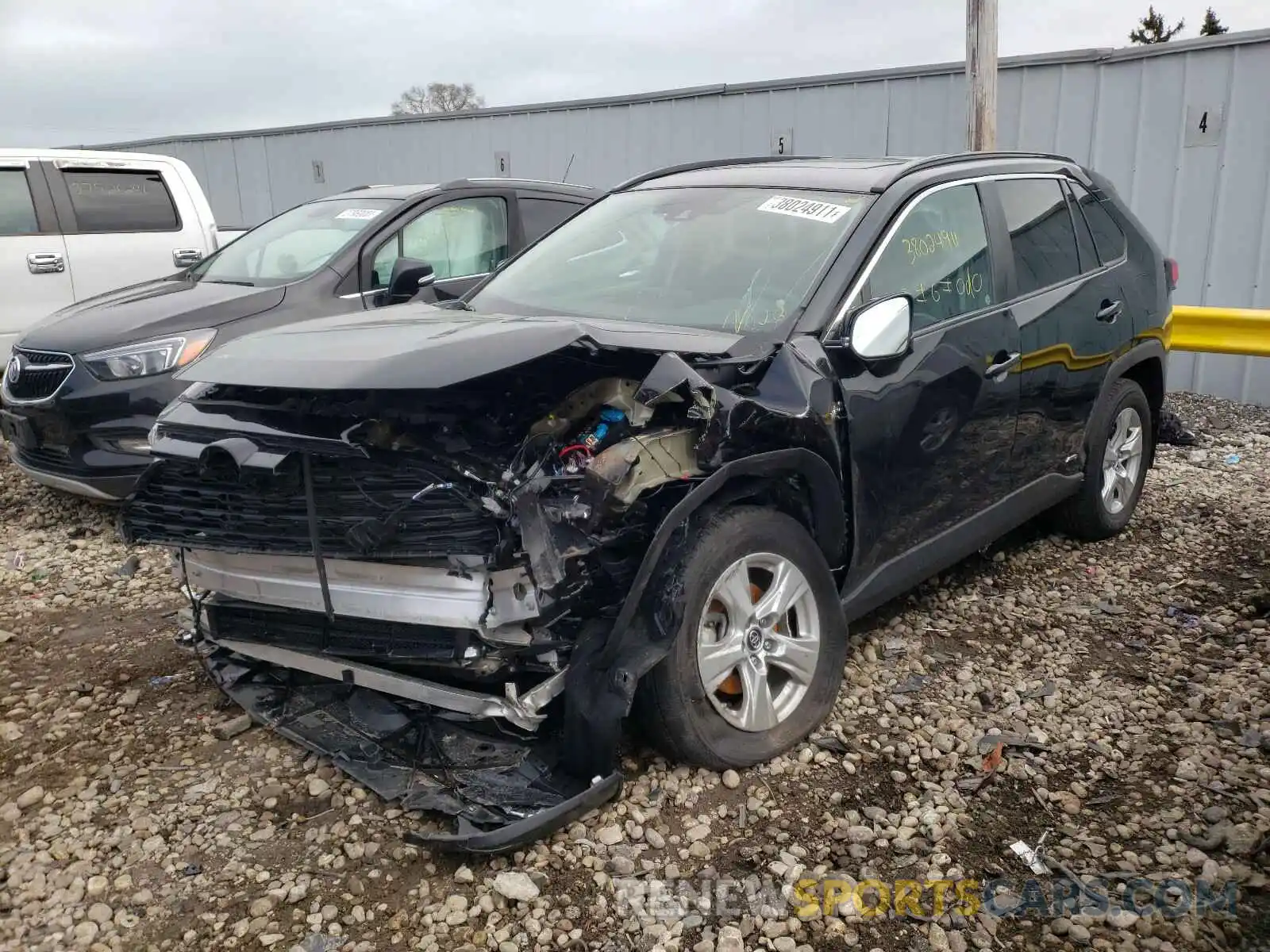 2 Photograph of a damaged car 2T3RWRFV2KW017796 TOYOTA RAV4 2019