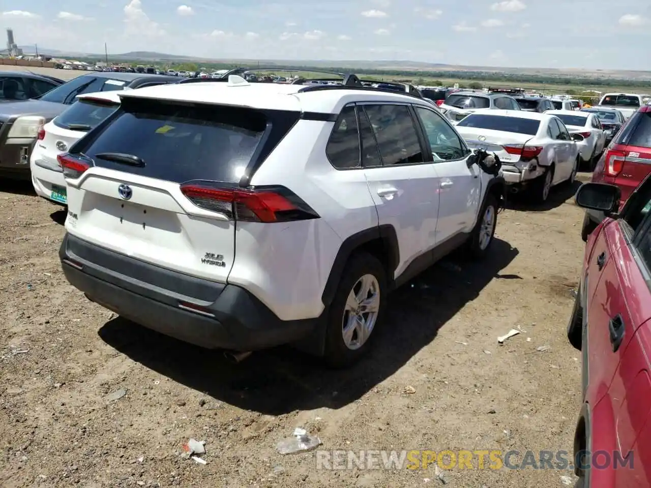 4 Photograph of a damaged car 2T3RWRFV2KW019029 TOYOTA RAV4 2019