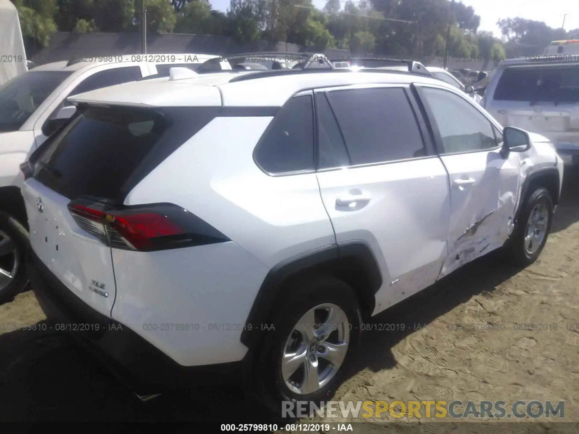 4 Photograph of a damaged car 2T3RWRFV2KW020326 TOYOTA RAV4 2019