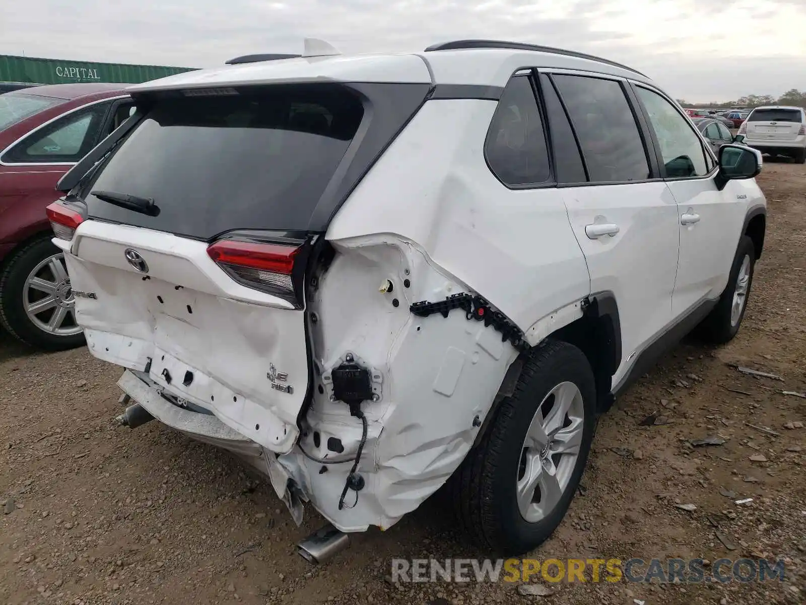 4 Photograph of a damaged car 2T3RWRFV2KW025901 TOYOTA RAV4 2019