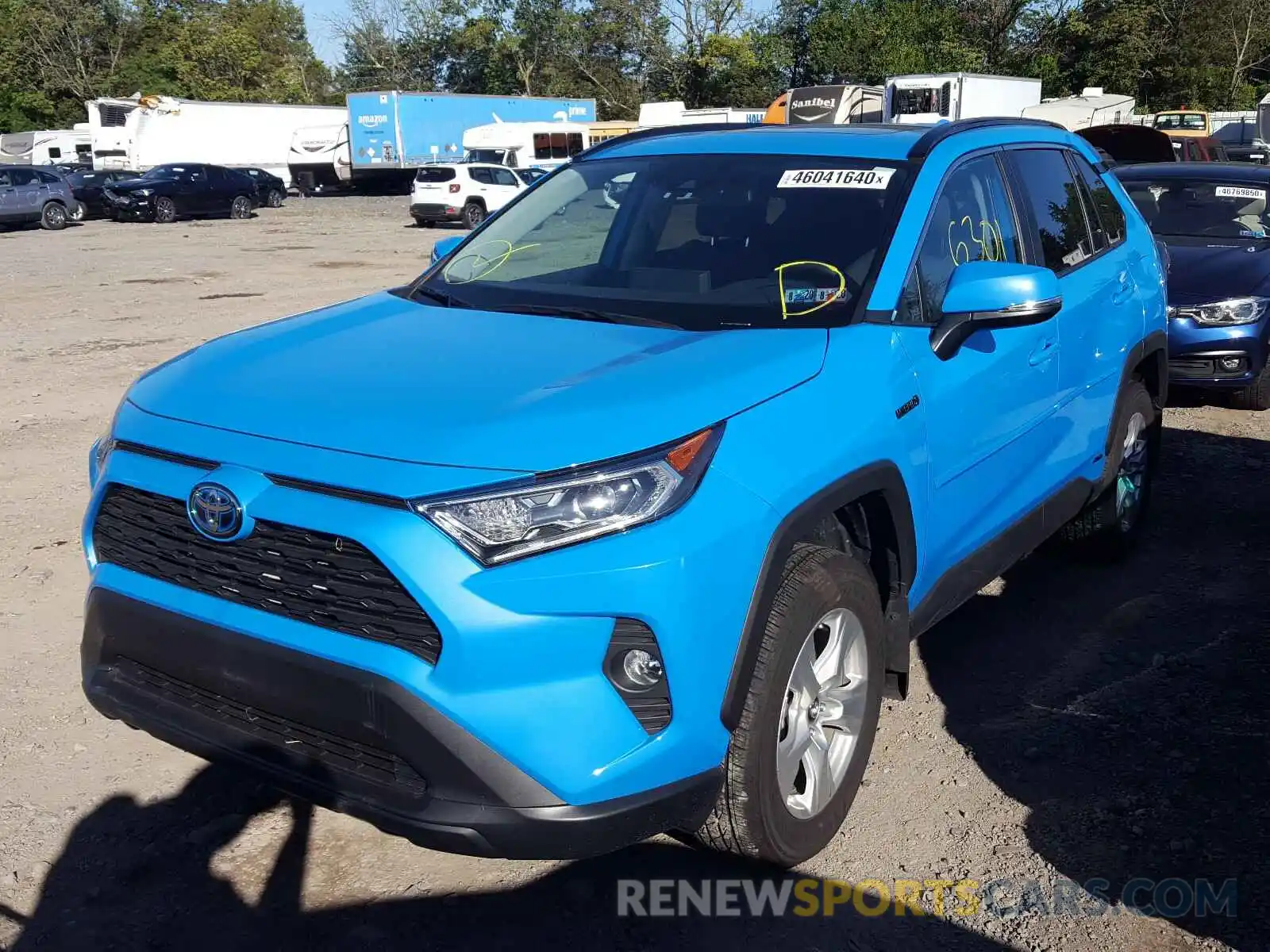 2 Photograph of a damaged car 2T3RWRFV2KW033108 TOYOTA RAV4 2019