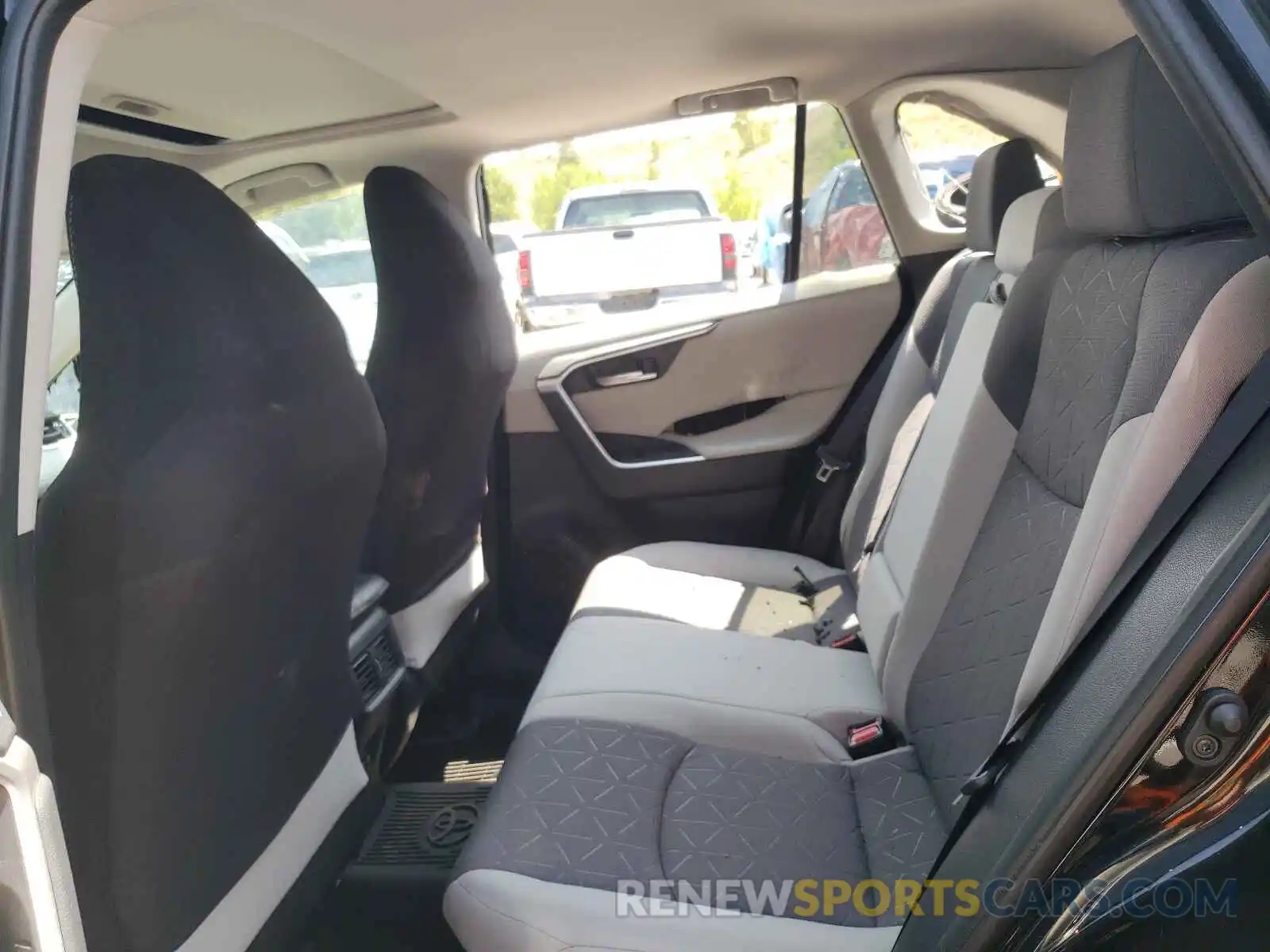 6 Photograph of a damaged car 2T3RWRFV2KW034288 TOYOTA RAV4 2019