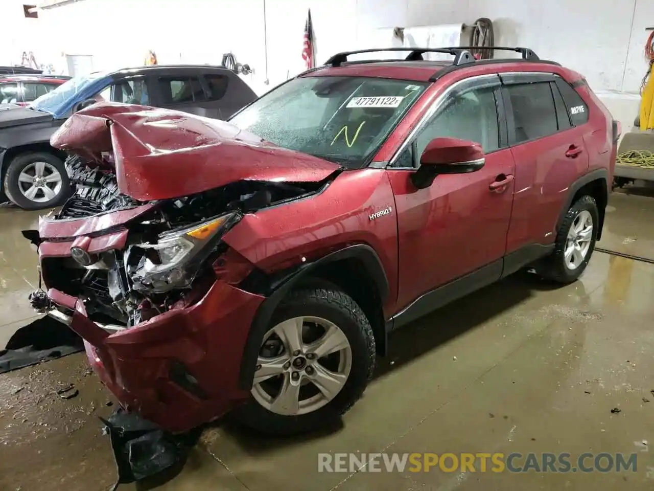 2 Photograph of a damaged car 2T3RWRFV2KW037305 TOYOTA RAV4 2019