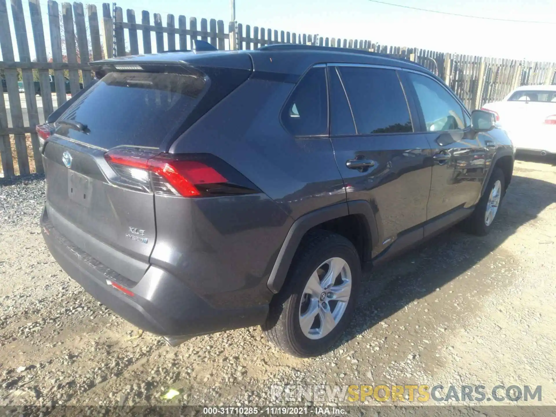 4 Photograph of a damaged car 2T3RWRFV2KW039538 TOYOTA RAV4 2019