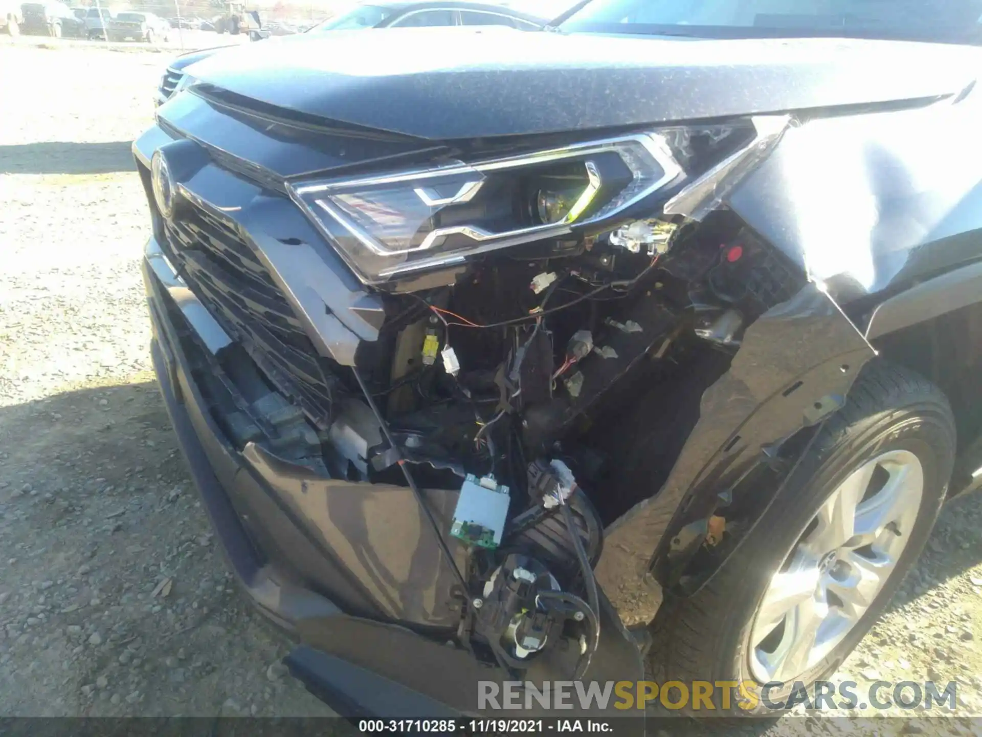 6 Photograph of a damaged car 2T3RWRFV2KW039538 TOYOTA RAV4 2019