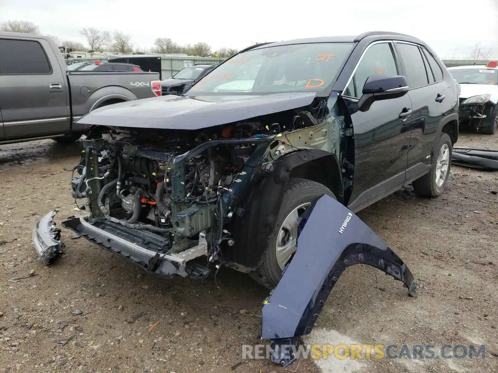 2 Photograph of a damaged car 2T3RWRFV2KW040897 TOYOTA RAV4 2019