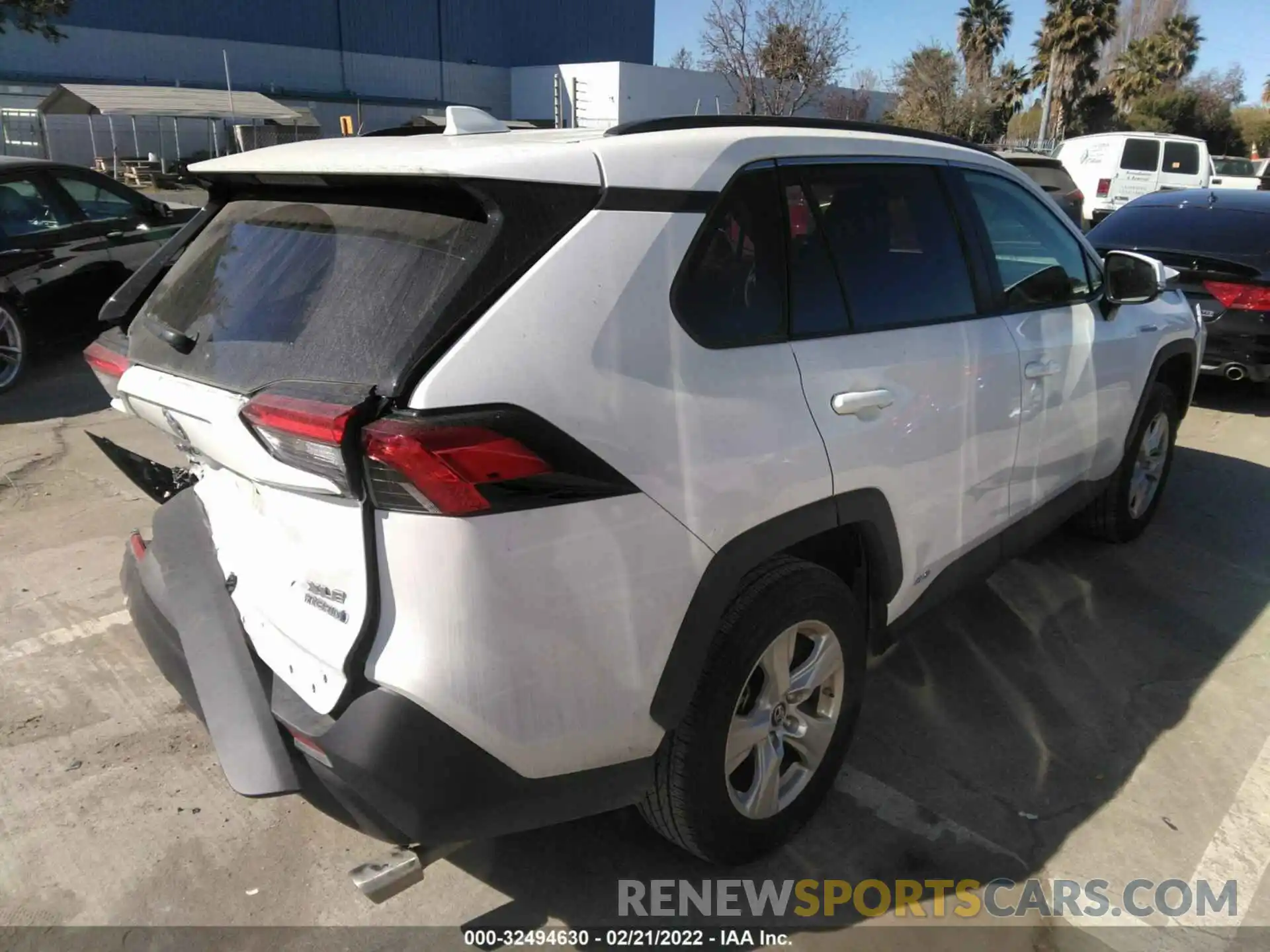 4 Photograph of a damaged car 2T3RWRFV2KW042438 TOYOTA RAV4 2019