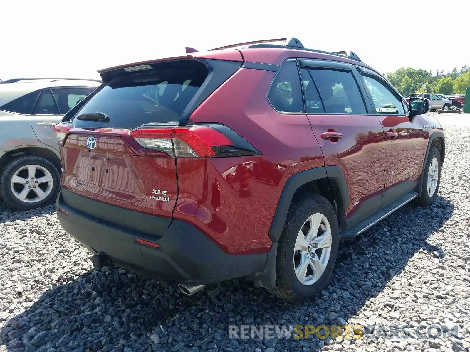 4 Photograph of a damaged car 2T3RWRFV2KW044285 TOYOTA RAV4 2019