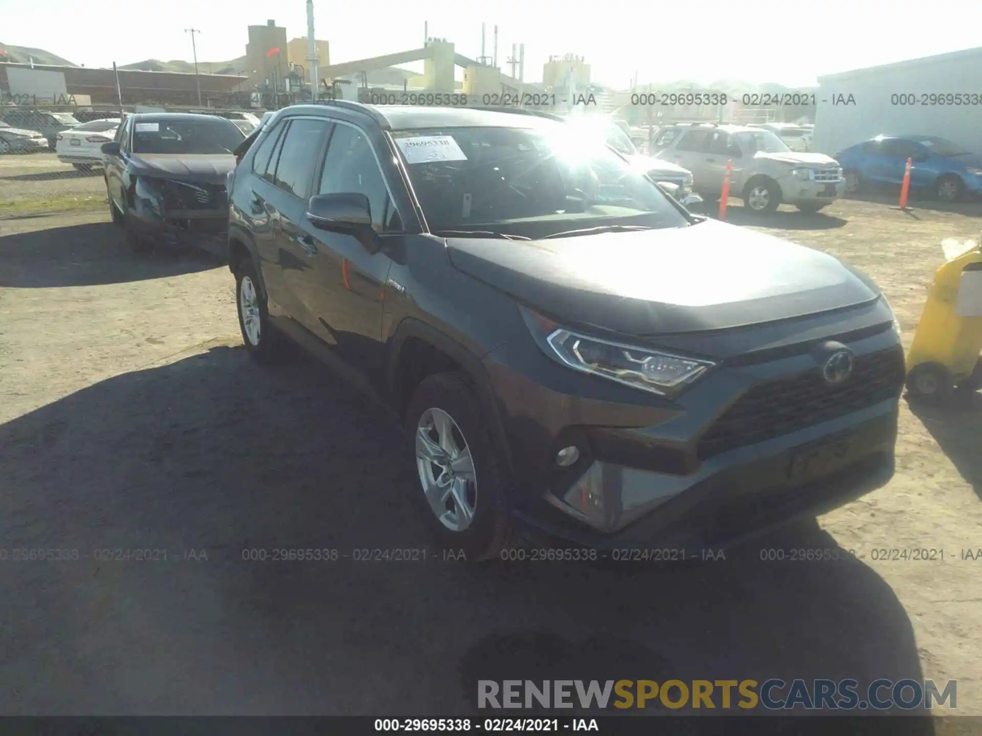 1 Фотография поврежденного автомобиля 2T3RWRFV3KW006841 TOYOTA RAV4 2019