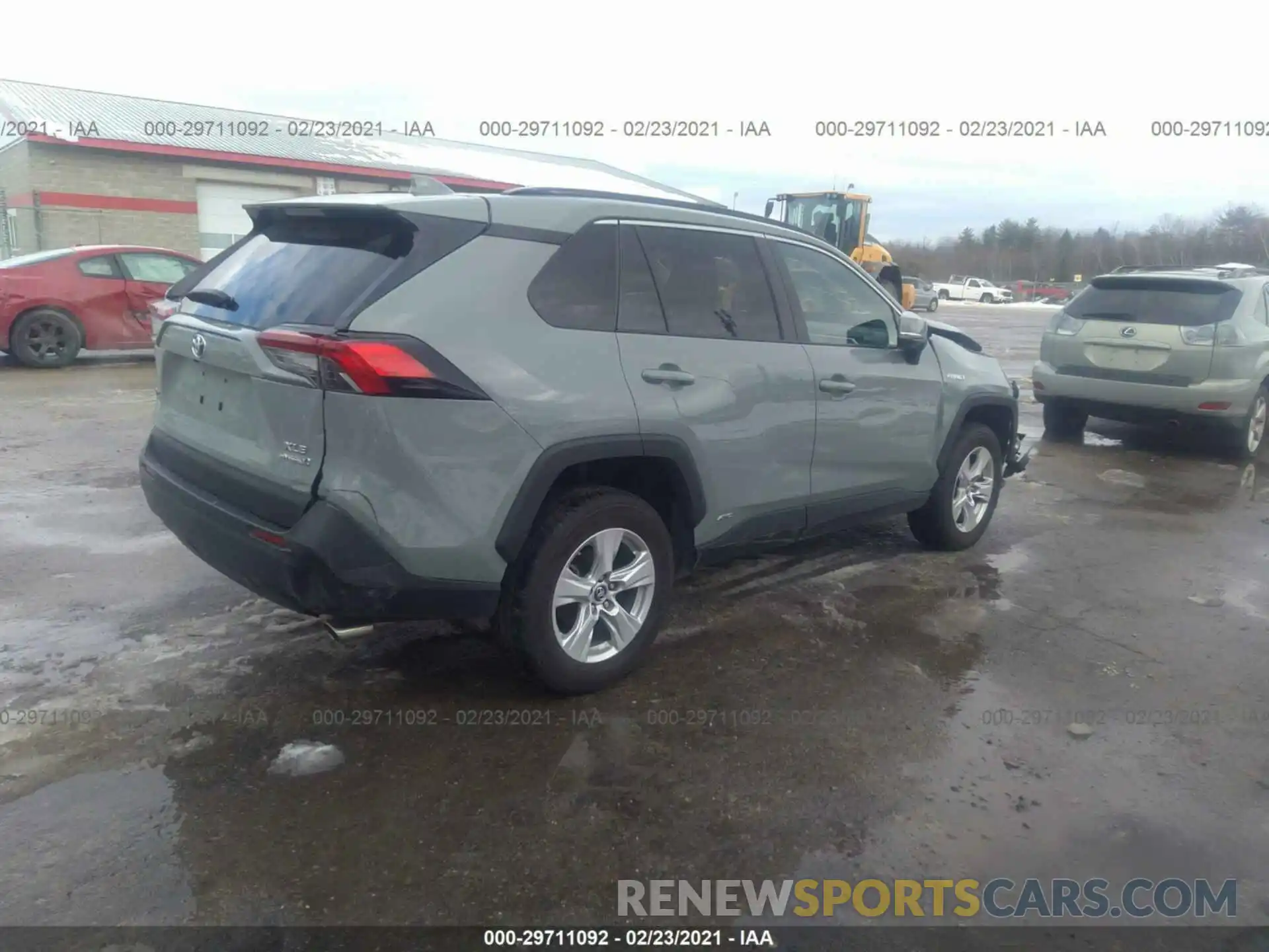 4 Photograph of a damaged car 2T3RWRFV3KW009772 TOYOTA RAV4 2019