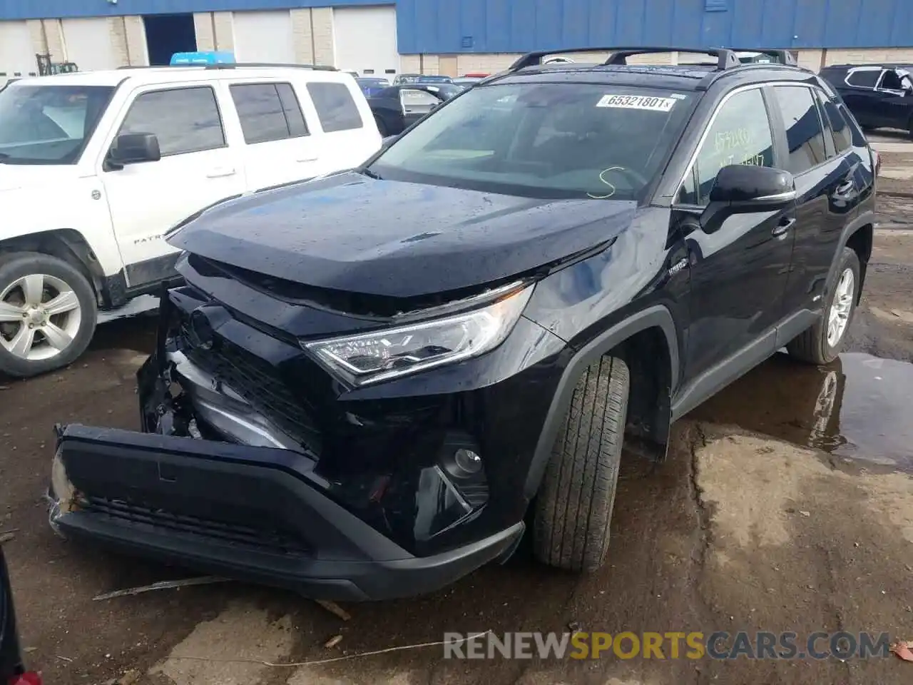 2 Photograph of a damaged car 2T3RWRFV3KW018469 TOYOTA RAV4 2019