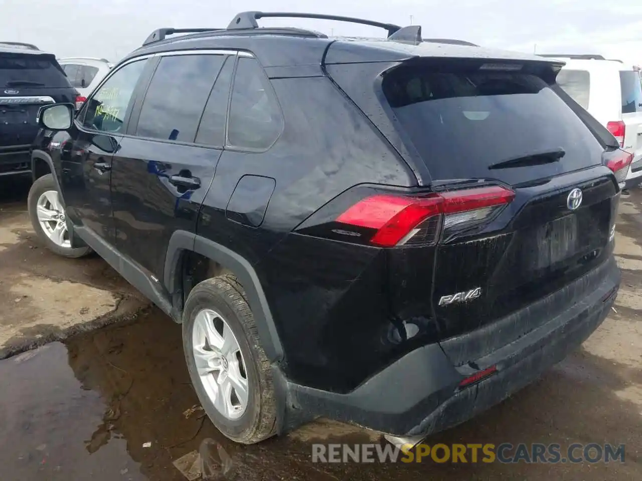 3 Photograph of a damaged car 2T3RWRFV3KW018469 TOYOTA RAV4 2019