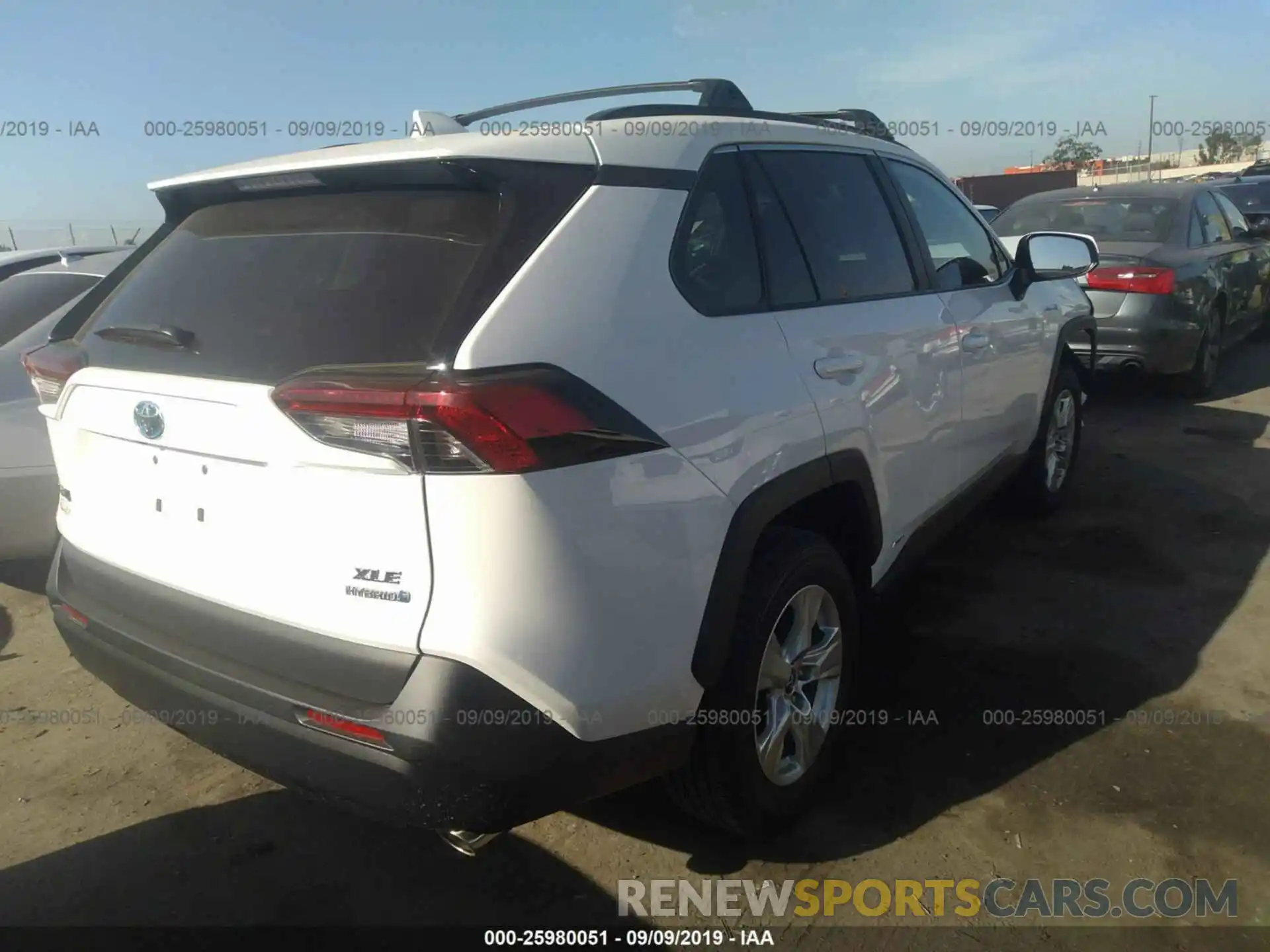 4 Photograph of a damaged car 2T3RWRFV3KW022649 TOYOTA RAV4 2019