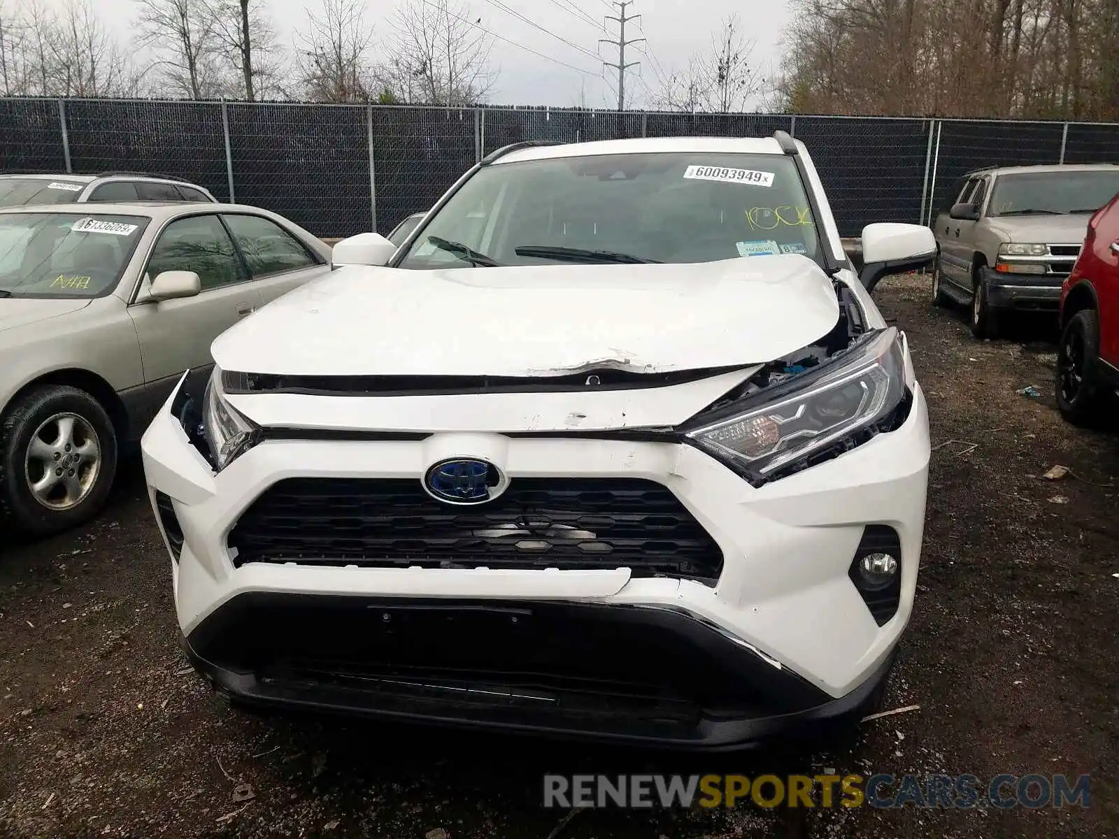 9 Photograph of a damaged car 2T3RWRFV3KW028970 TOYOTA RAV4 2019