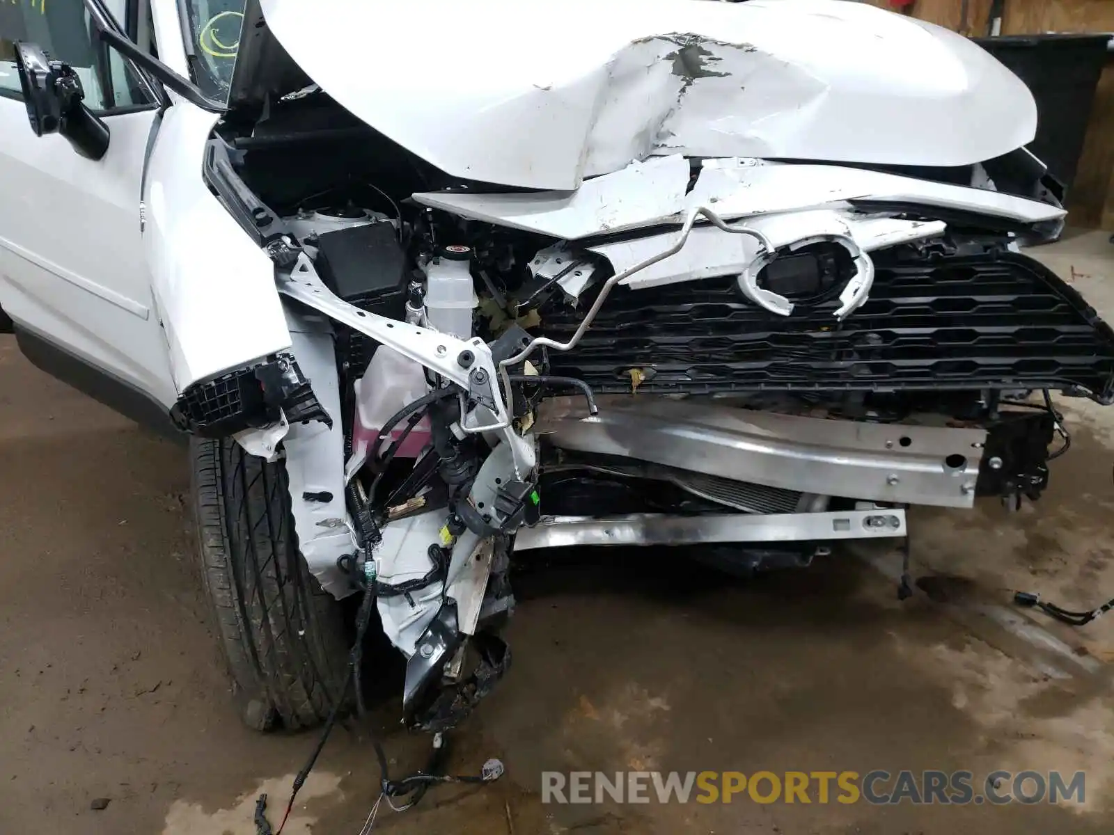 9 Photograph of a damaged car 2T3RWRFV3KW033229 TOYOTA RAV4 2019