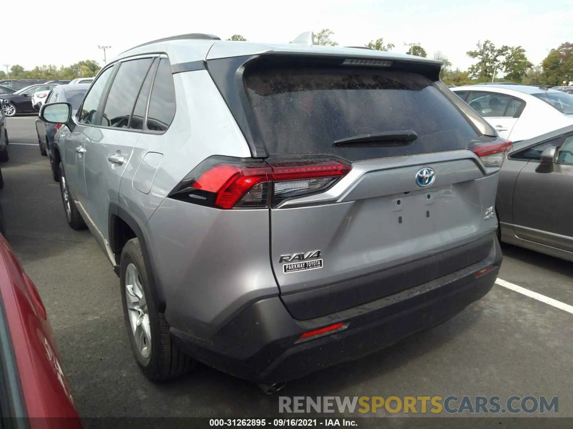 3 Photograph of a damaged car 2T3RWRFV3KW043016 TOYOTA RAV4 2019