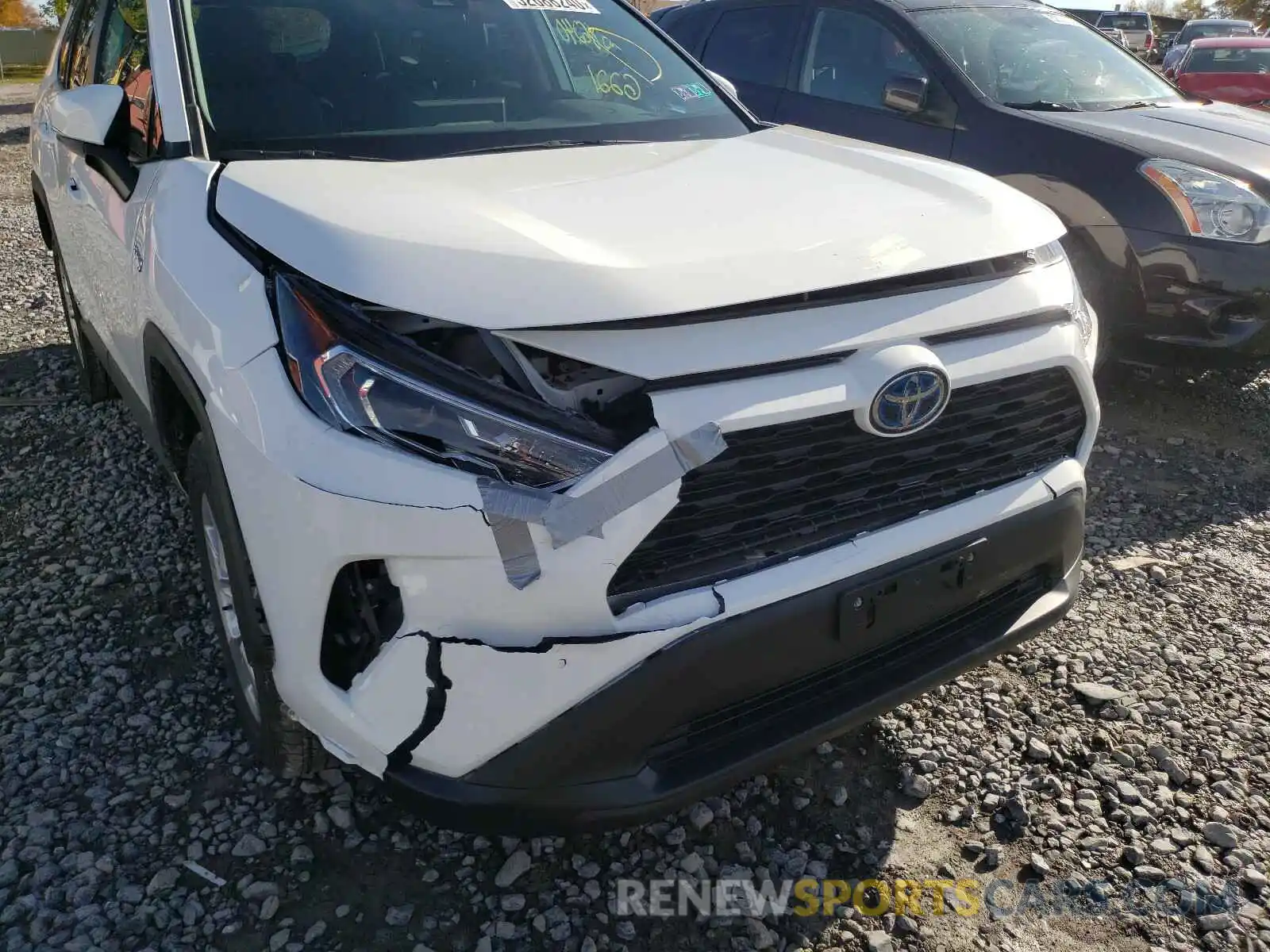 9 Photograph of a damaged car 2T3RWRFV3KW046014 TOYOTA RAV4 2019