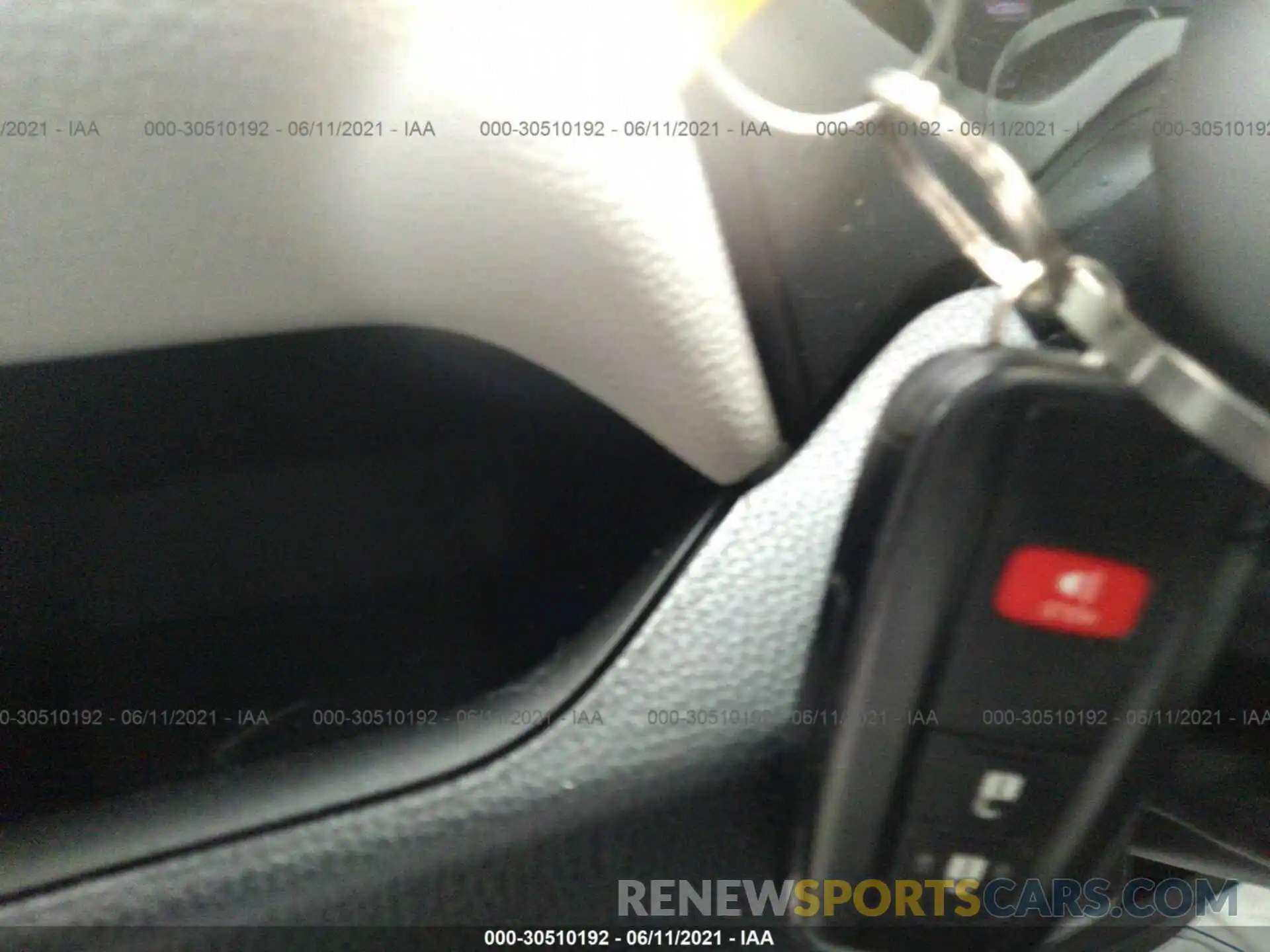 11 Photograph of a damaged car 2T3RWRFV4KW004712 TOYOTA RAV4 2019