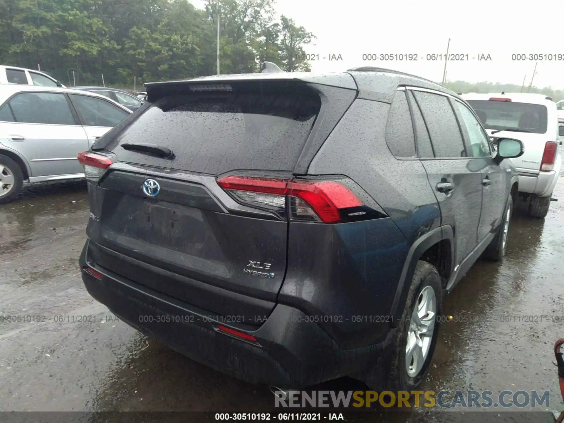 4 Photograph of a damaged car 2T3RWRFV4KW004712 TOYOTA RAV4 2019