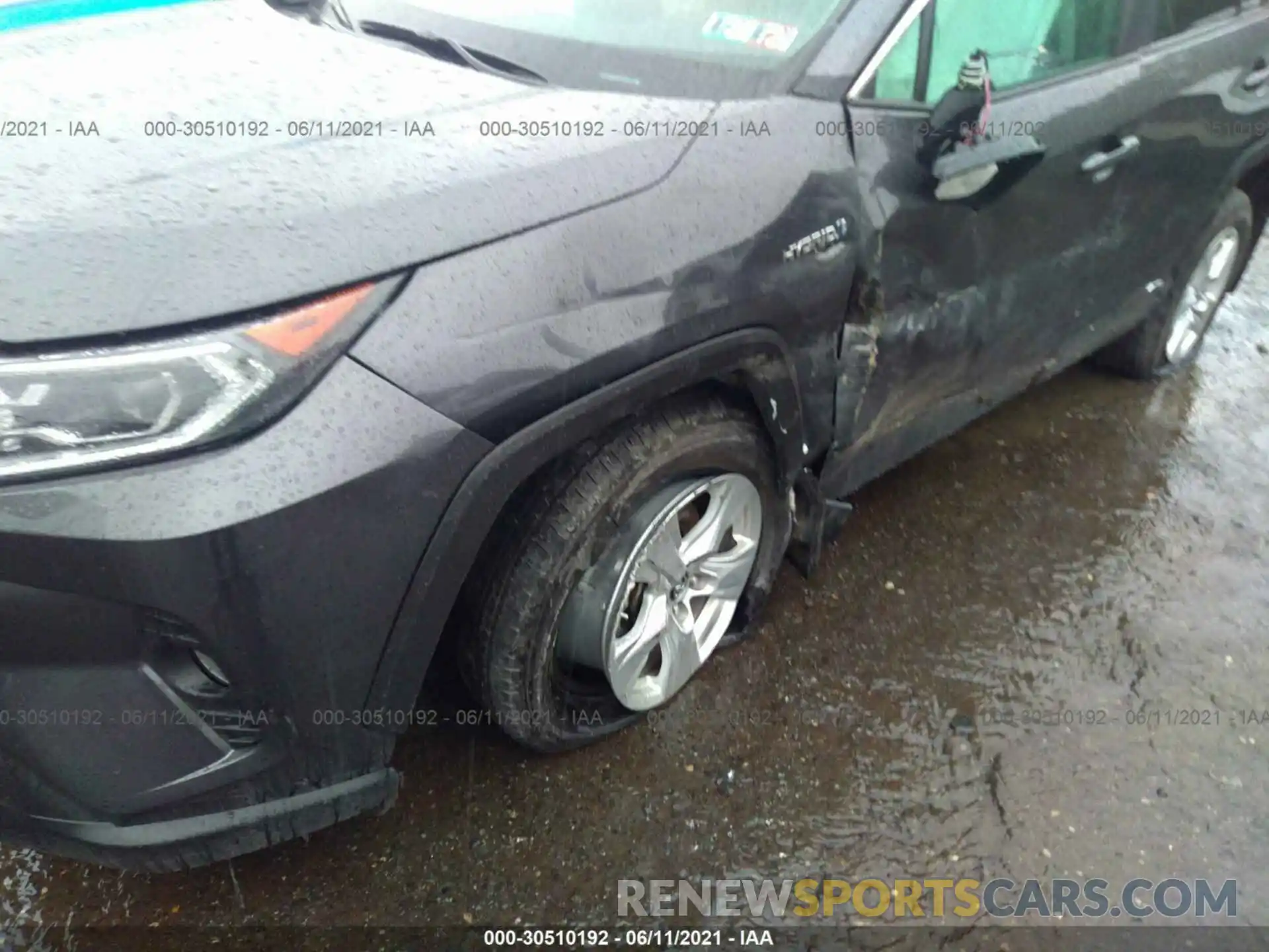 6 Photograph of a damaged car 2T3RWRFV4KW004712 TOYOTA RAV4 2019