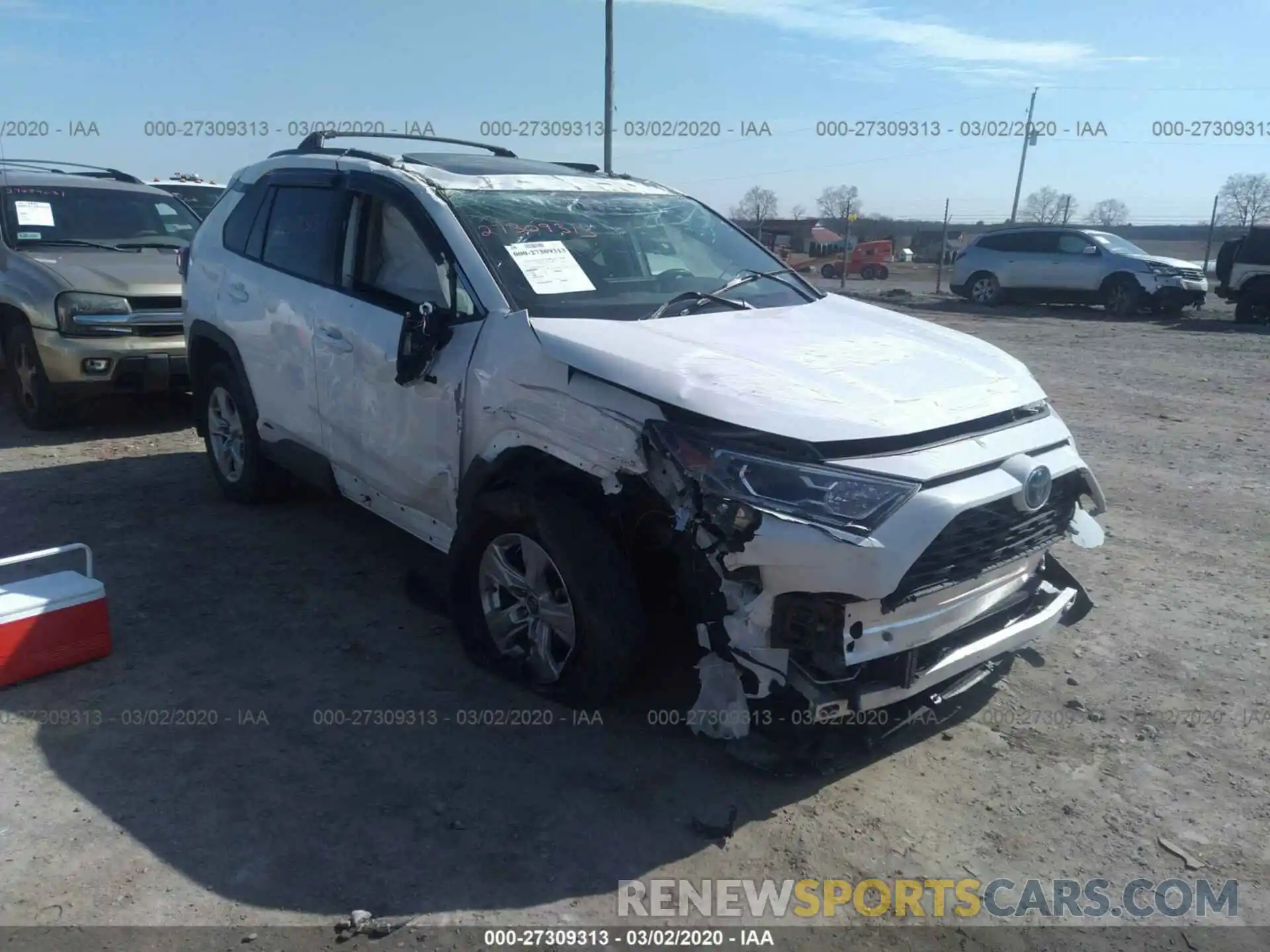 1 Photograph of a damaged car 2T3RWRFV4KW014785 TOYOTA RAV4 2019