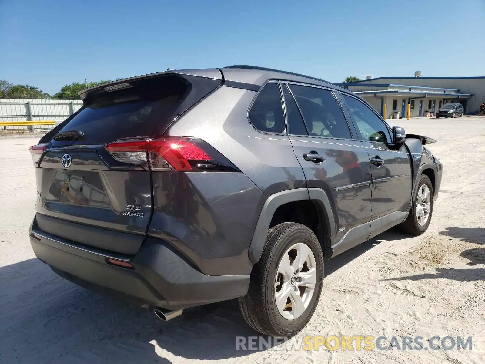 4 Photograph of a damaged car 2T3RWRFV4KW027097 TOYOTA RAV4 2019