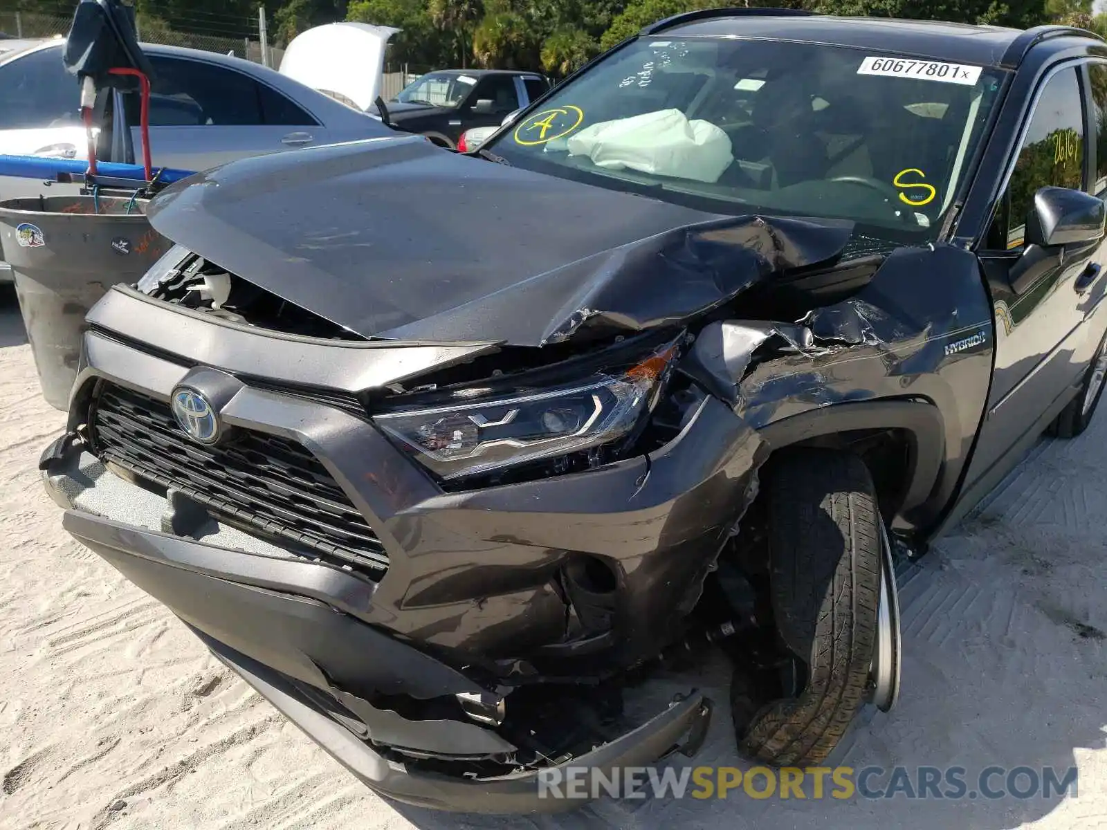 9 Photograph of a damaged car 2T3RWRFV4KW027097 TOYOTA RAV4 2019