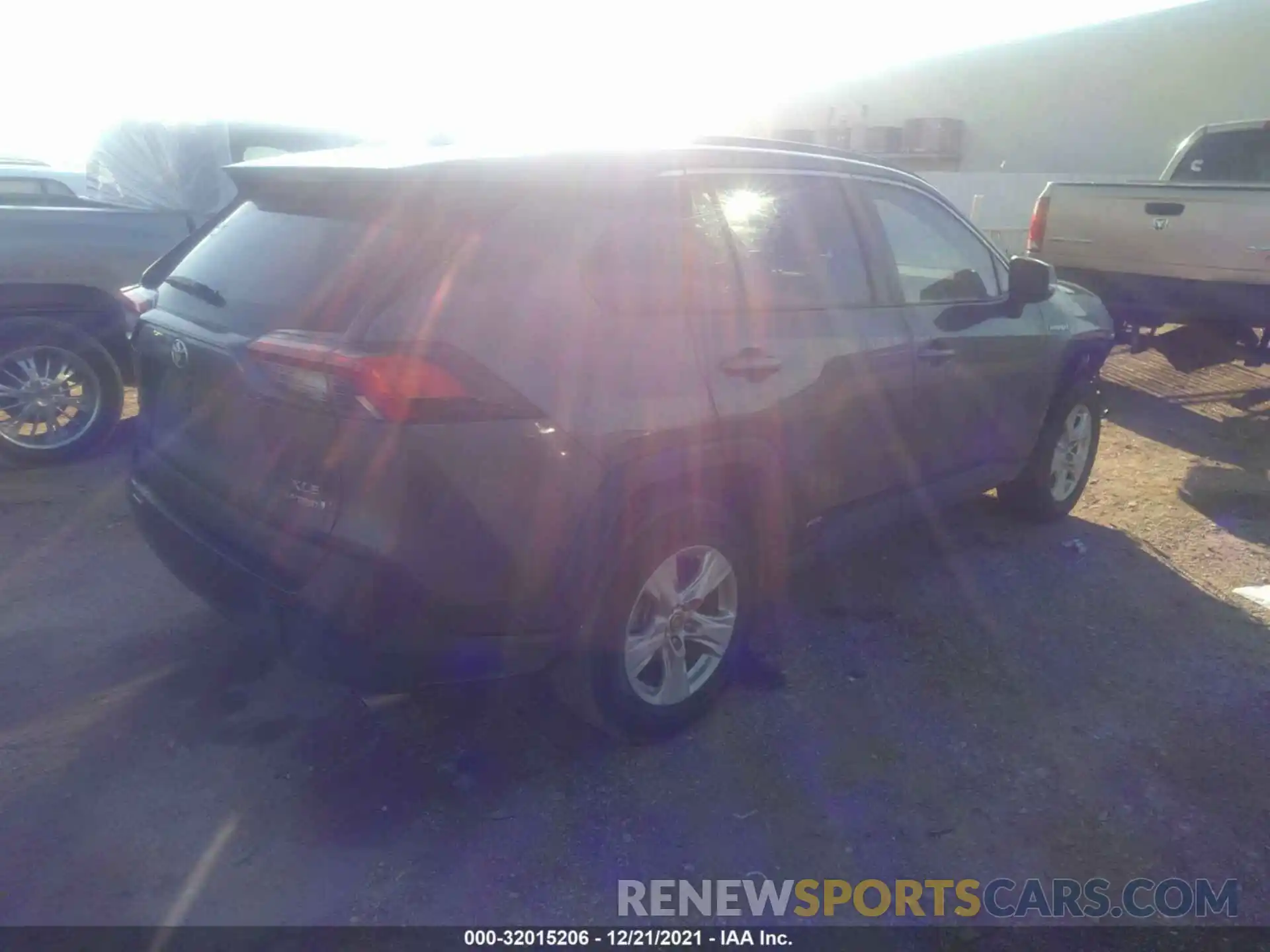 4 Photograph of a damaged car 2T3RWRFV4KW035961 TOYOTA RAV4 2019