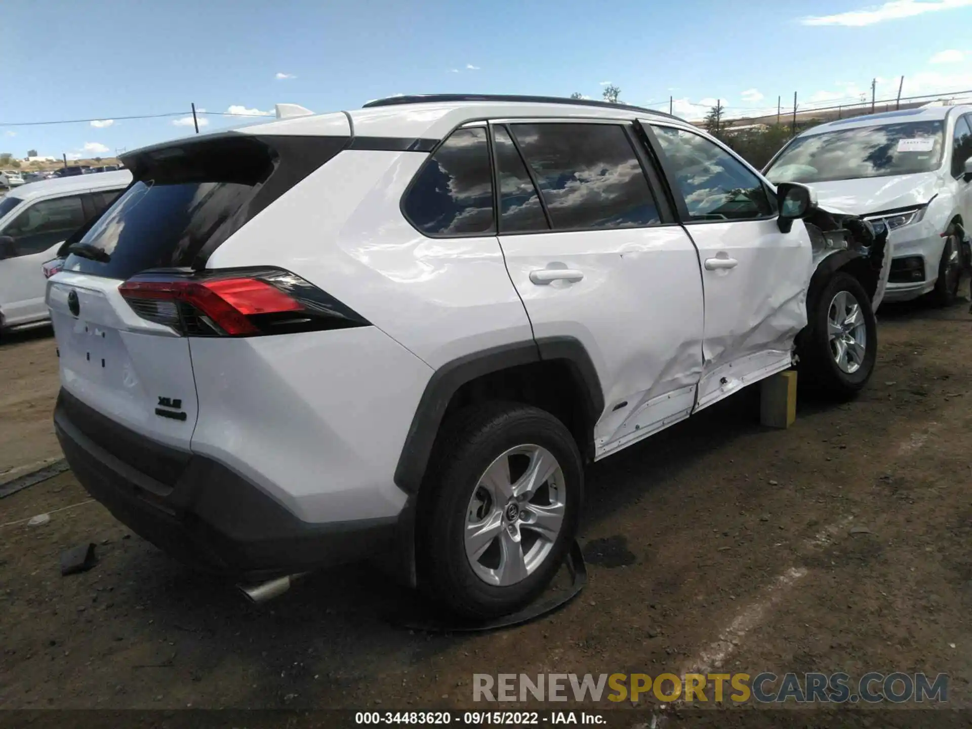 4 Photograph of a damaged car 2T3RWRFV4KW044451 TOYOTA RAV4 2019