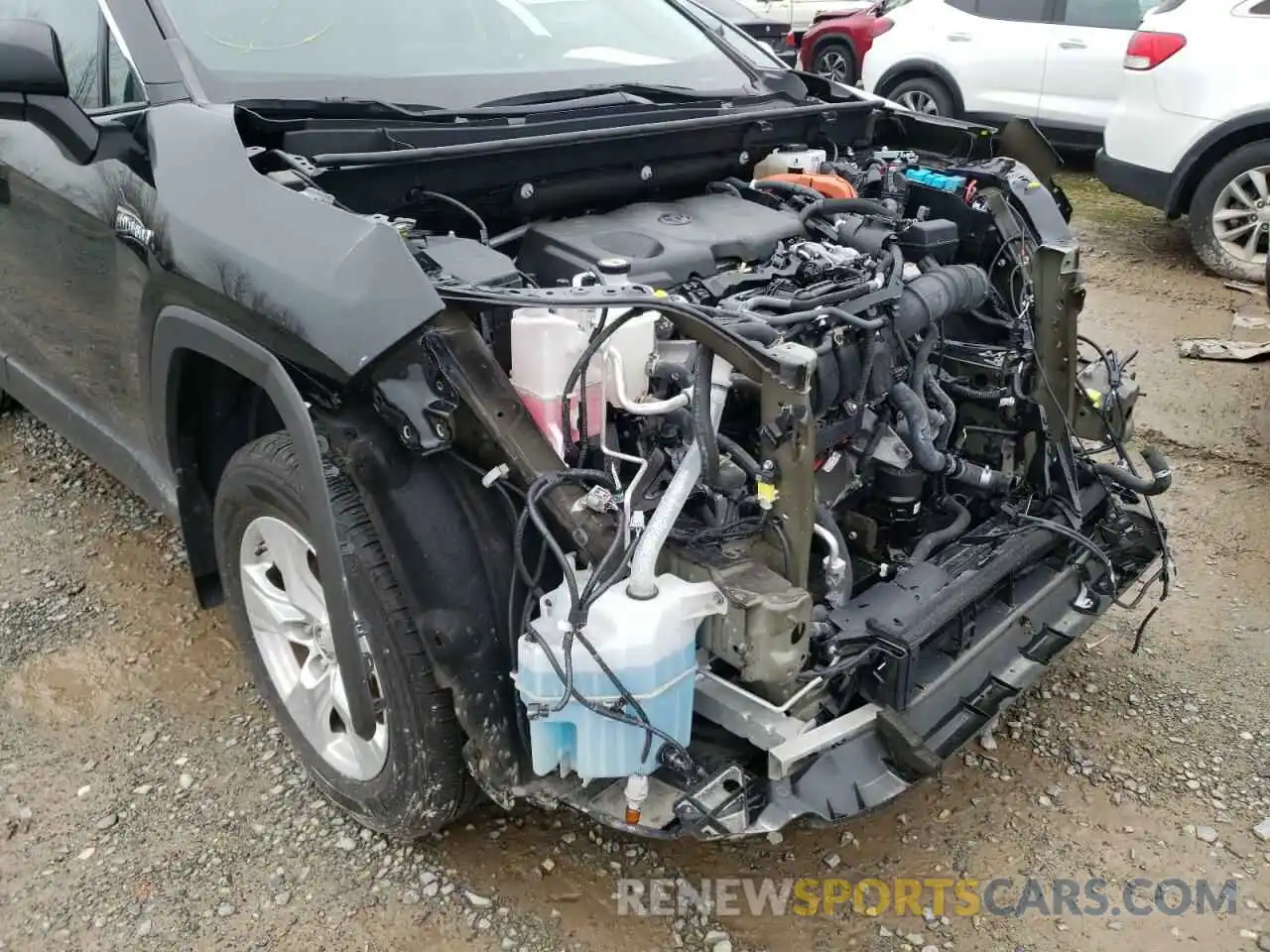 9 Photograph of a damaged car 2T3RWRFV5KW003570 TOYOTA RAV4 2019